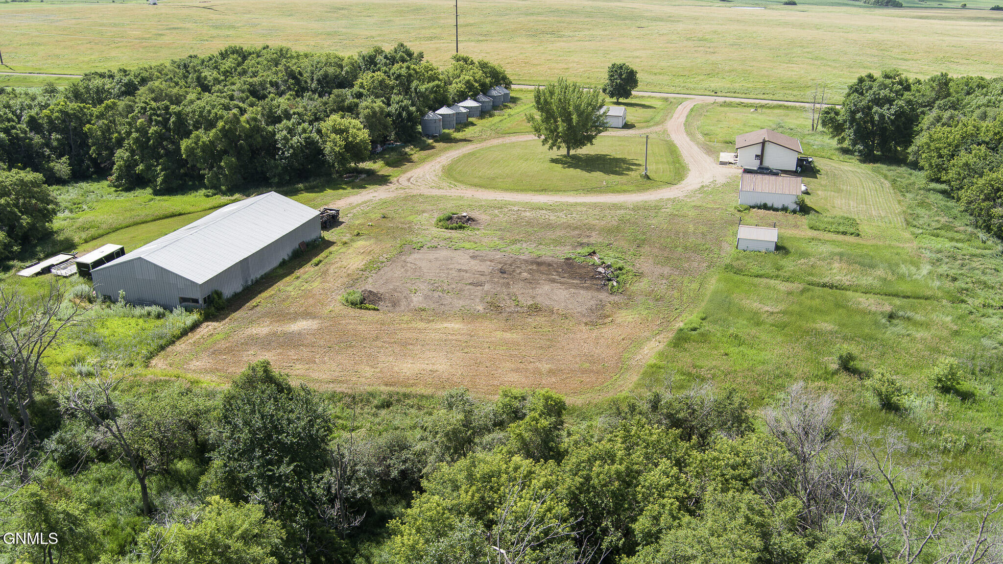 main property photo 43