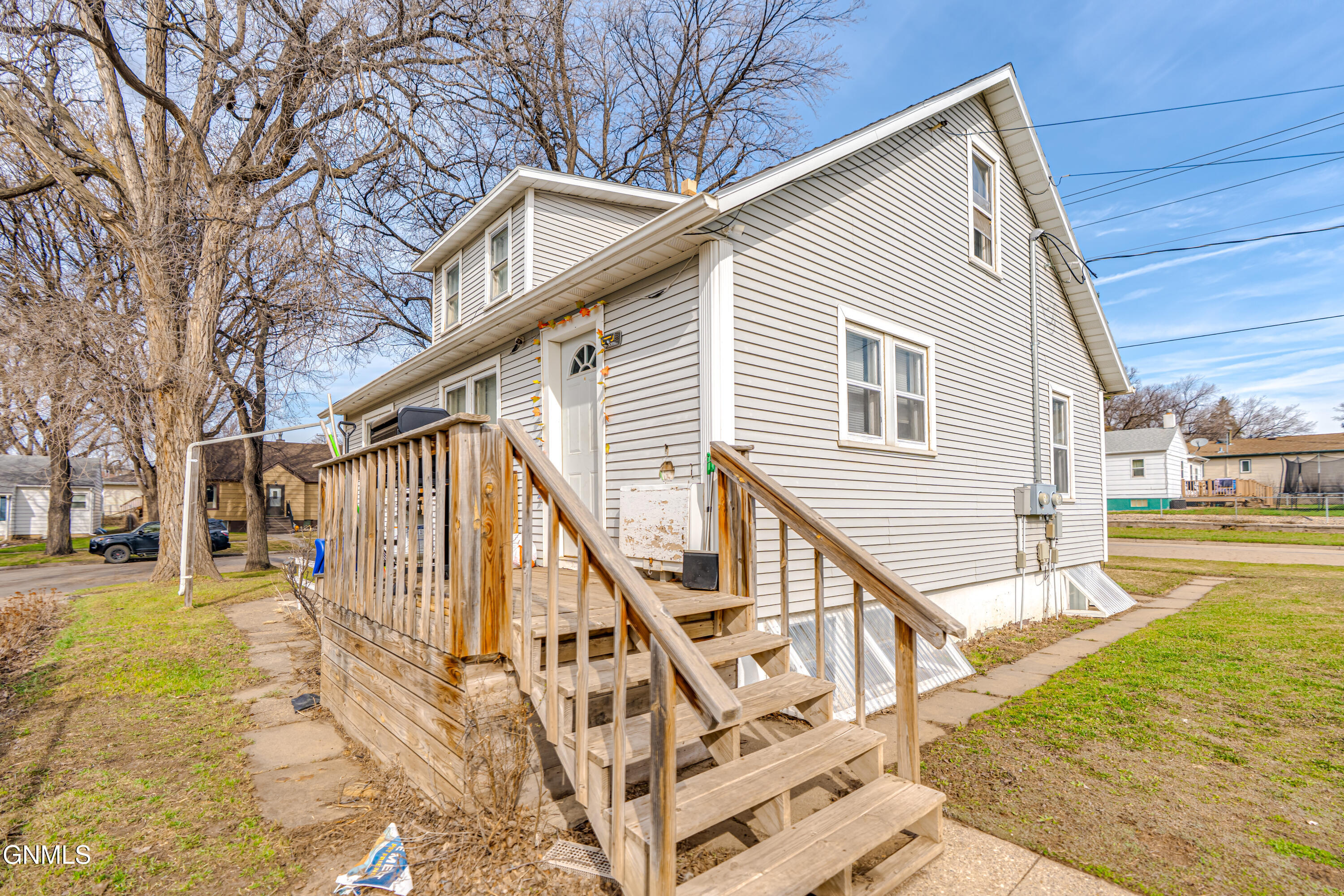 main property photo 34