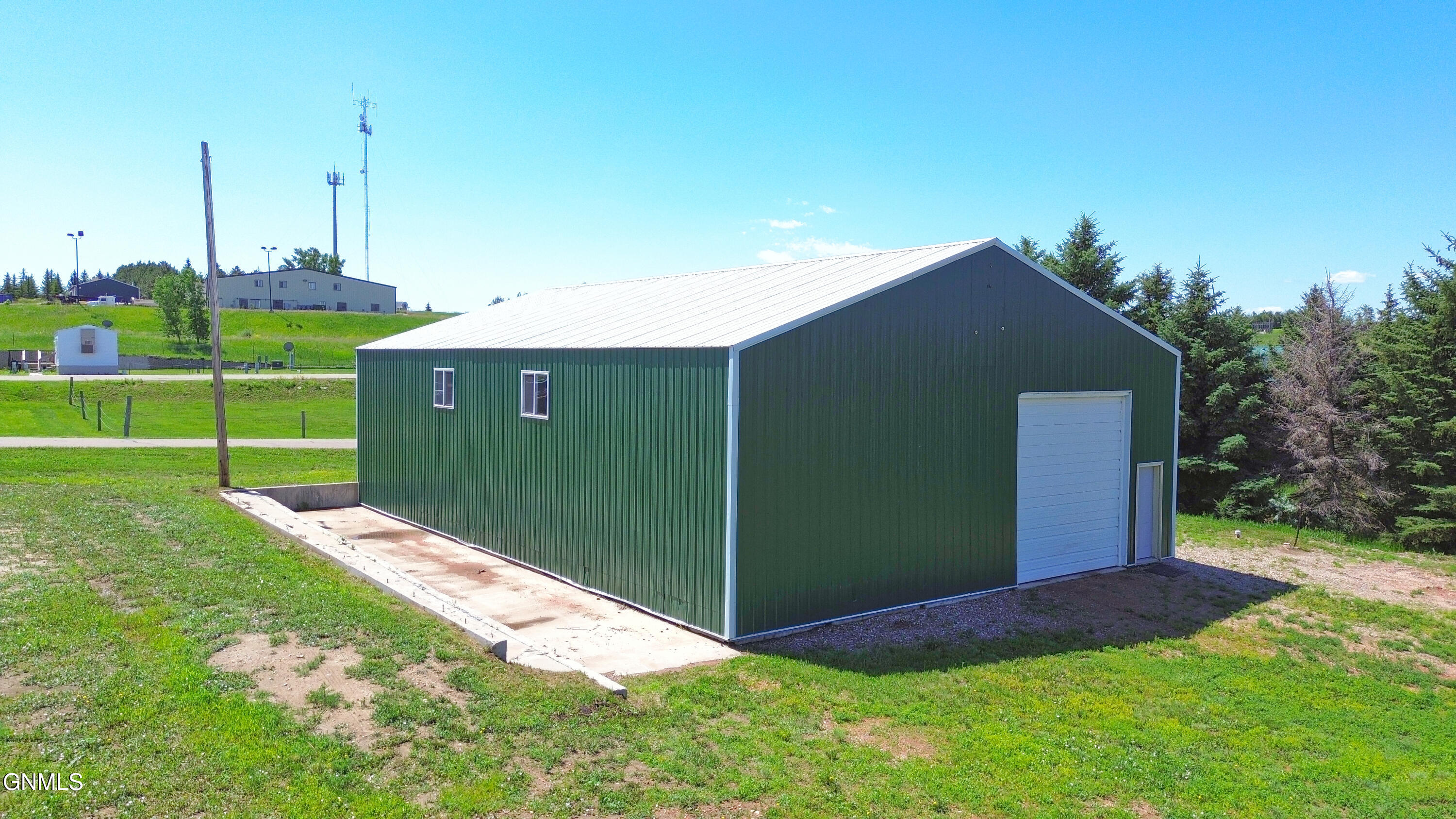 main property photo 35