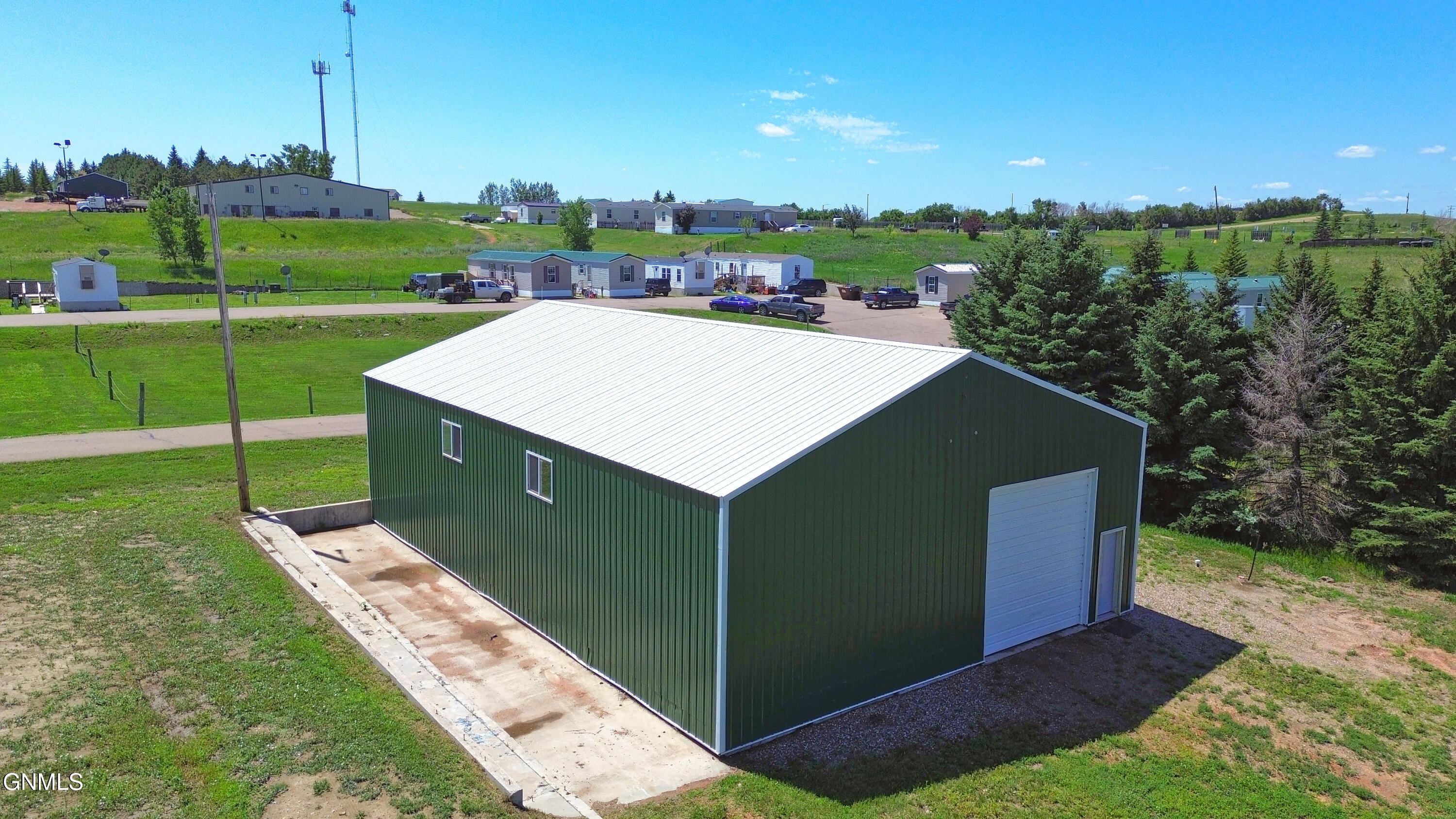 main property photo 36