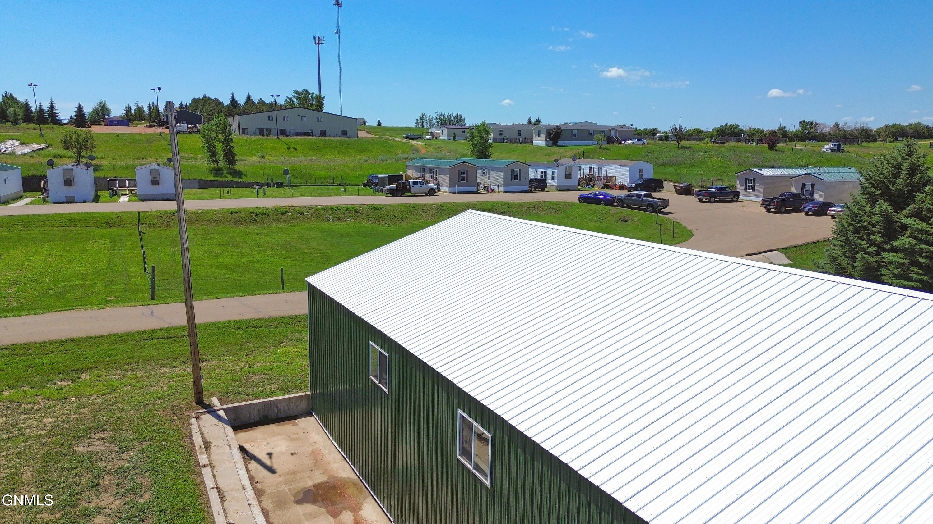 main property photo 37