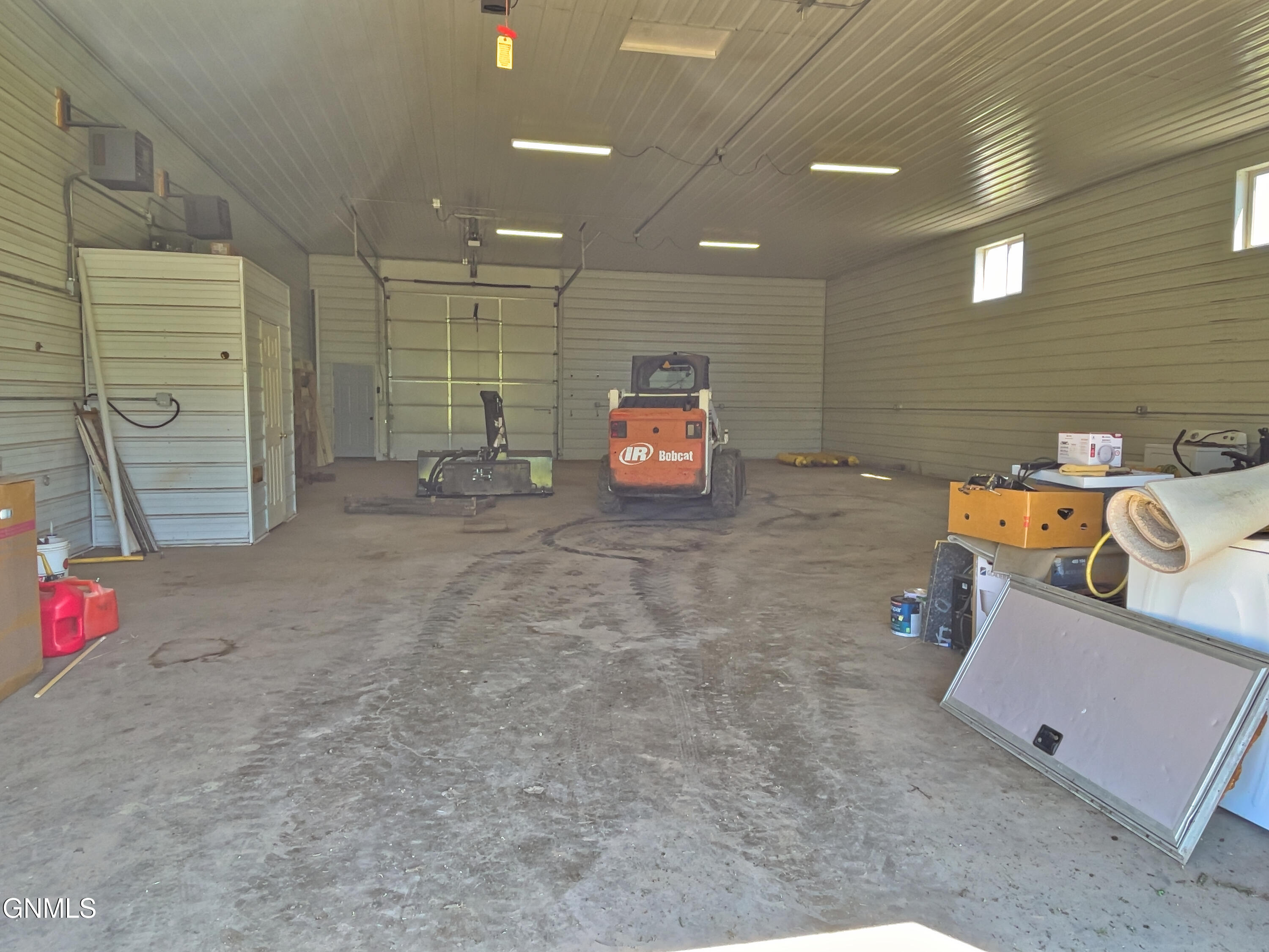 main property photo 44