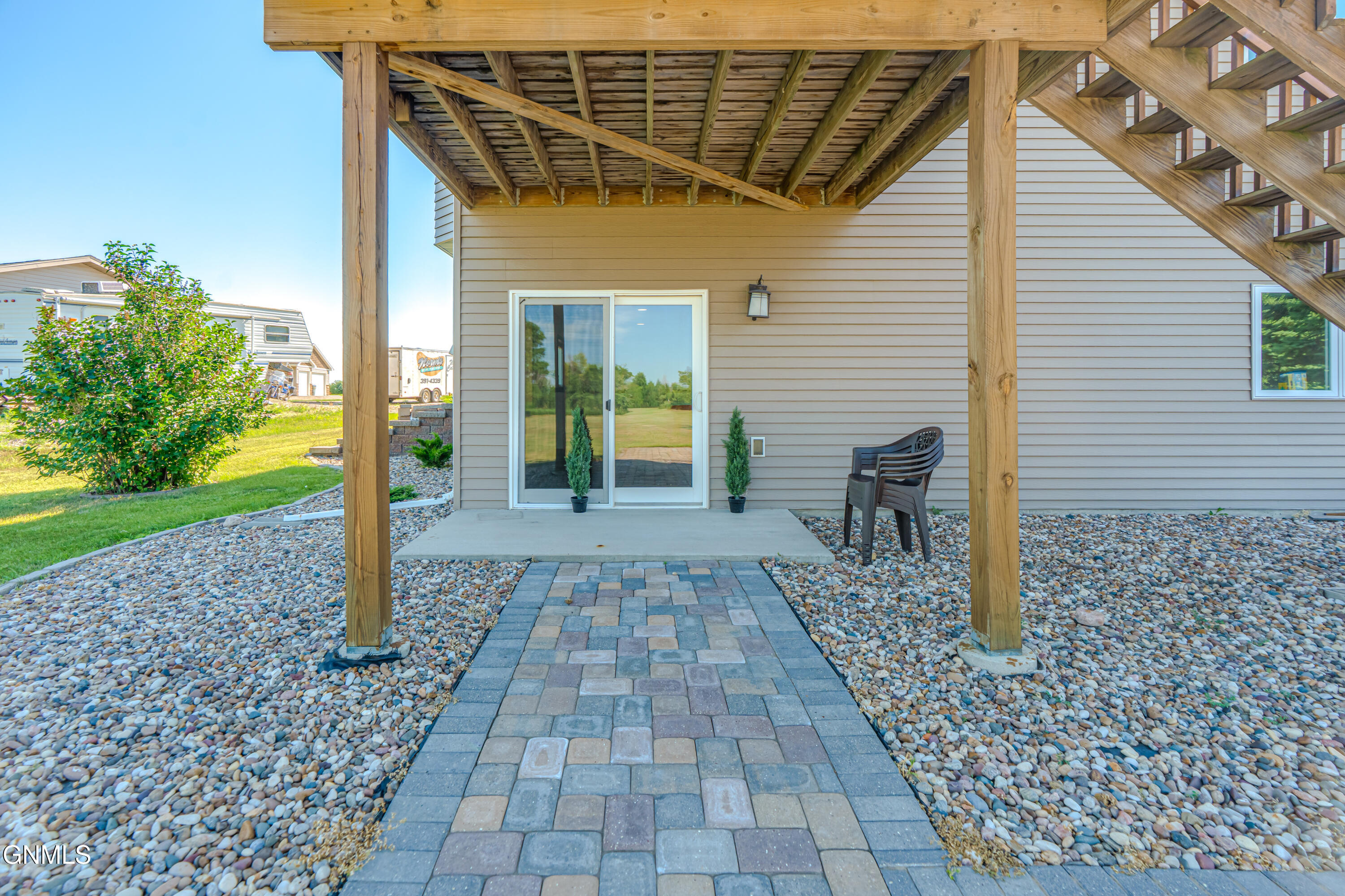 main property photo 60