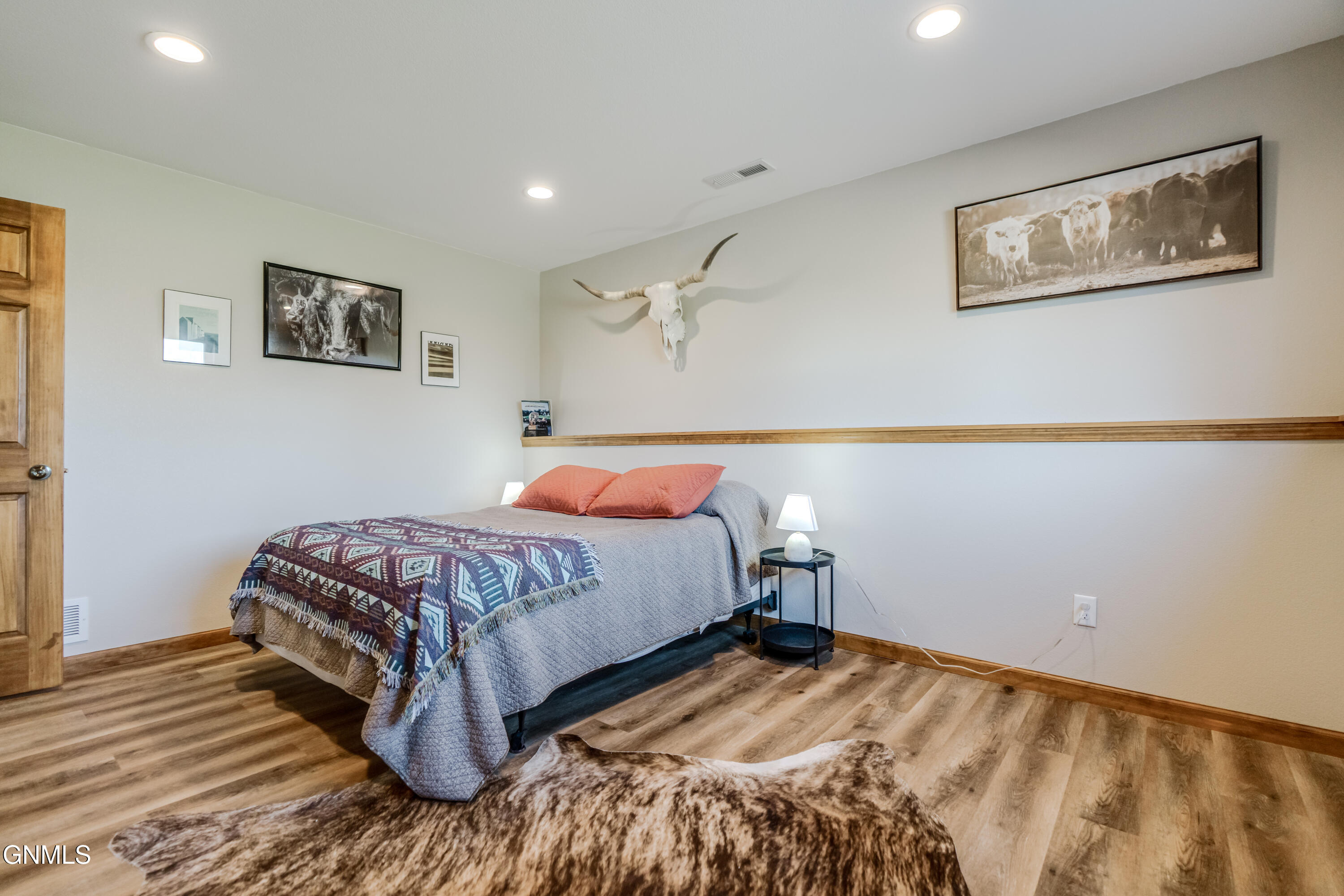 main property photo 79