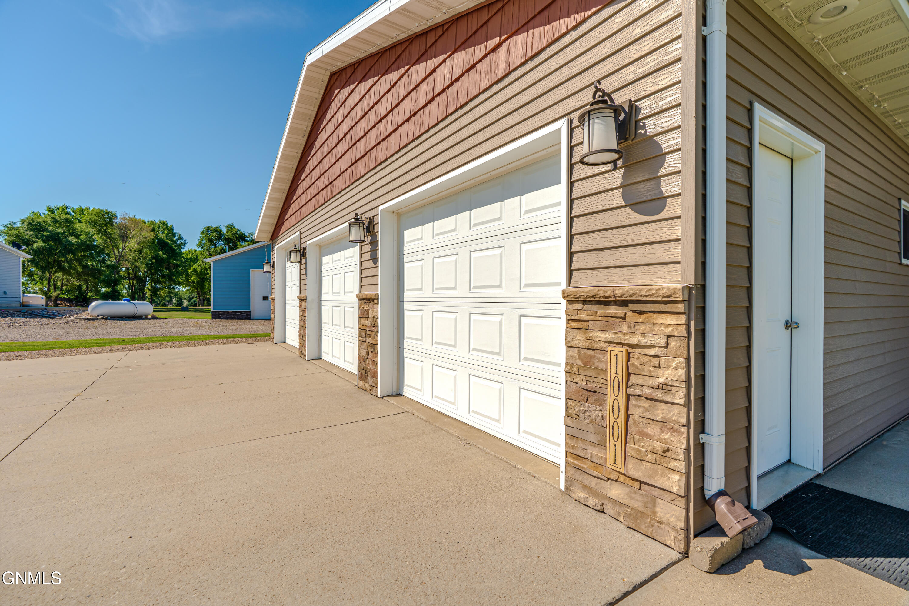 main property photo 84