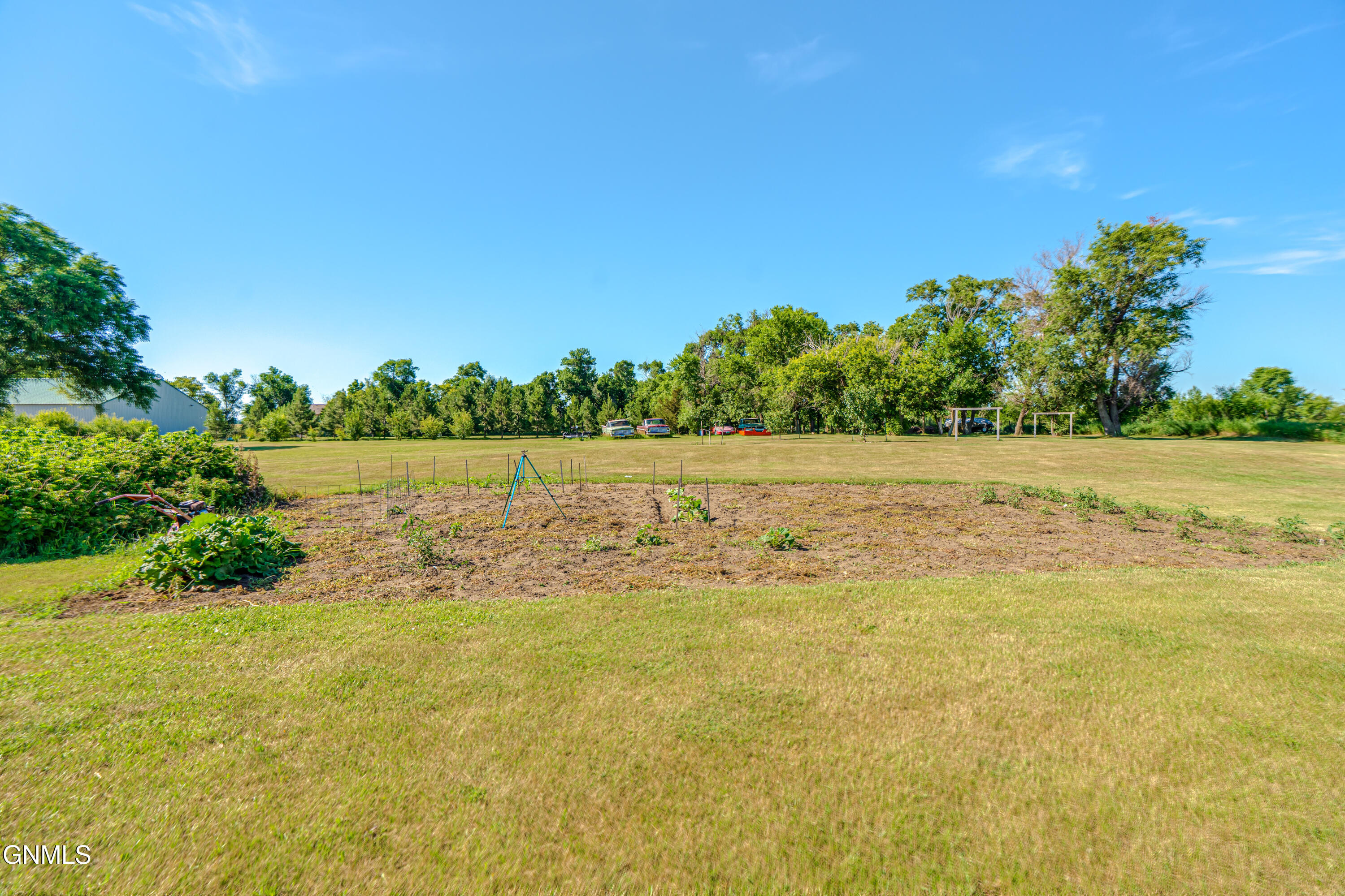 main property photo 94