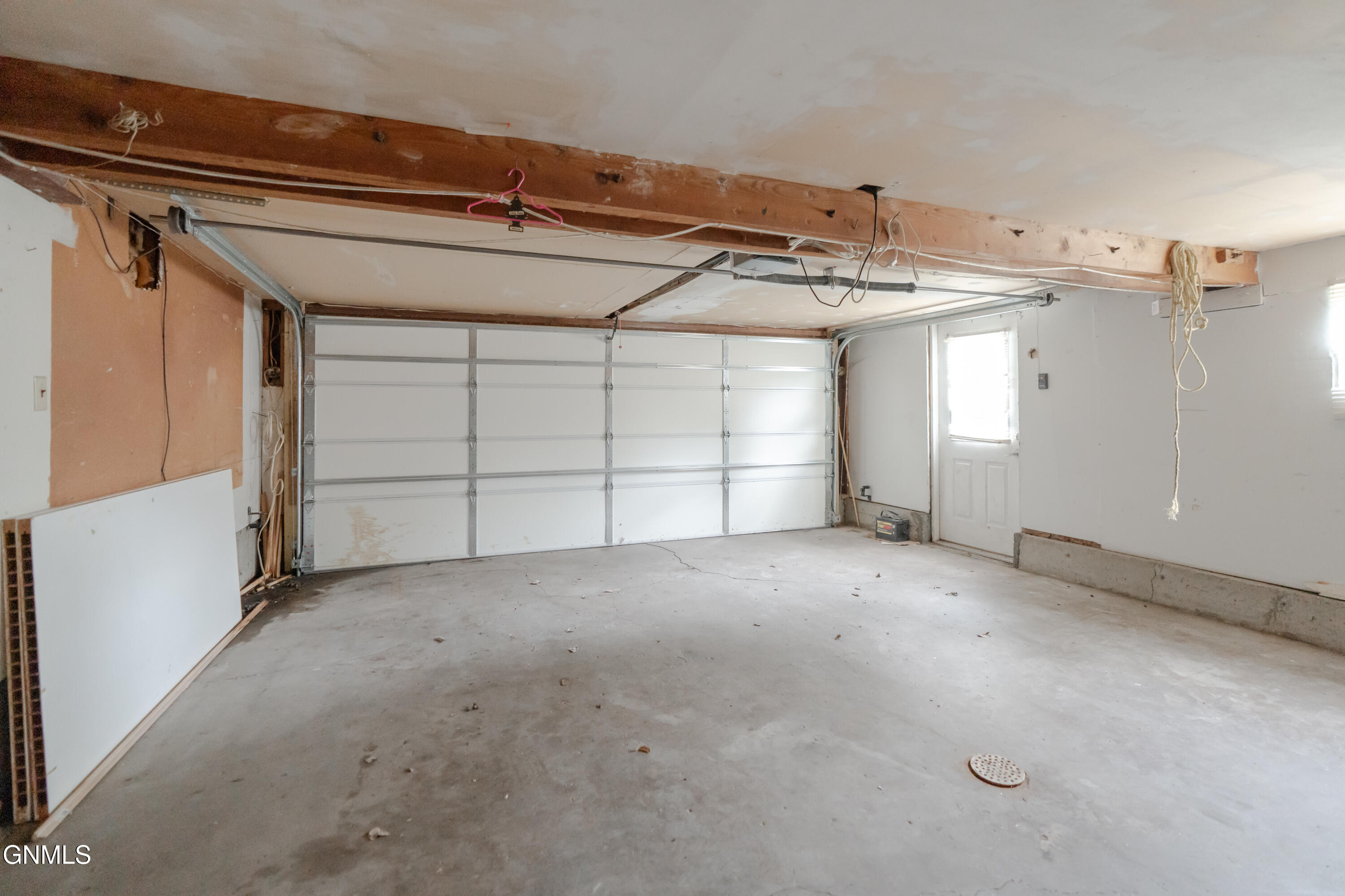 main property photo 51