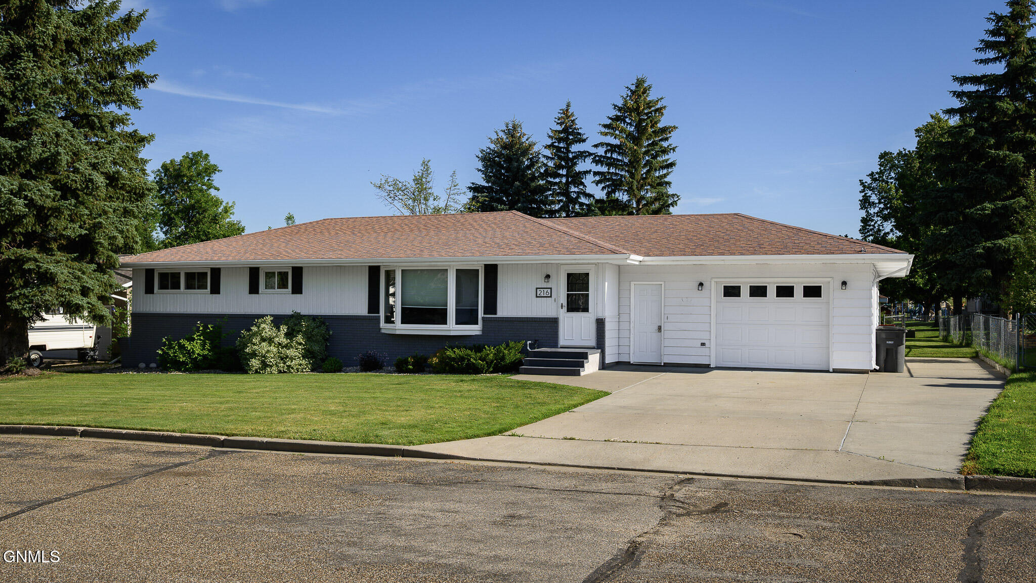 main property photo 51