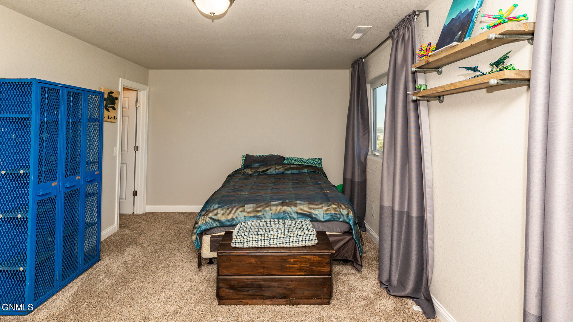 main property photo 25
