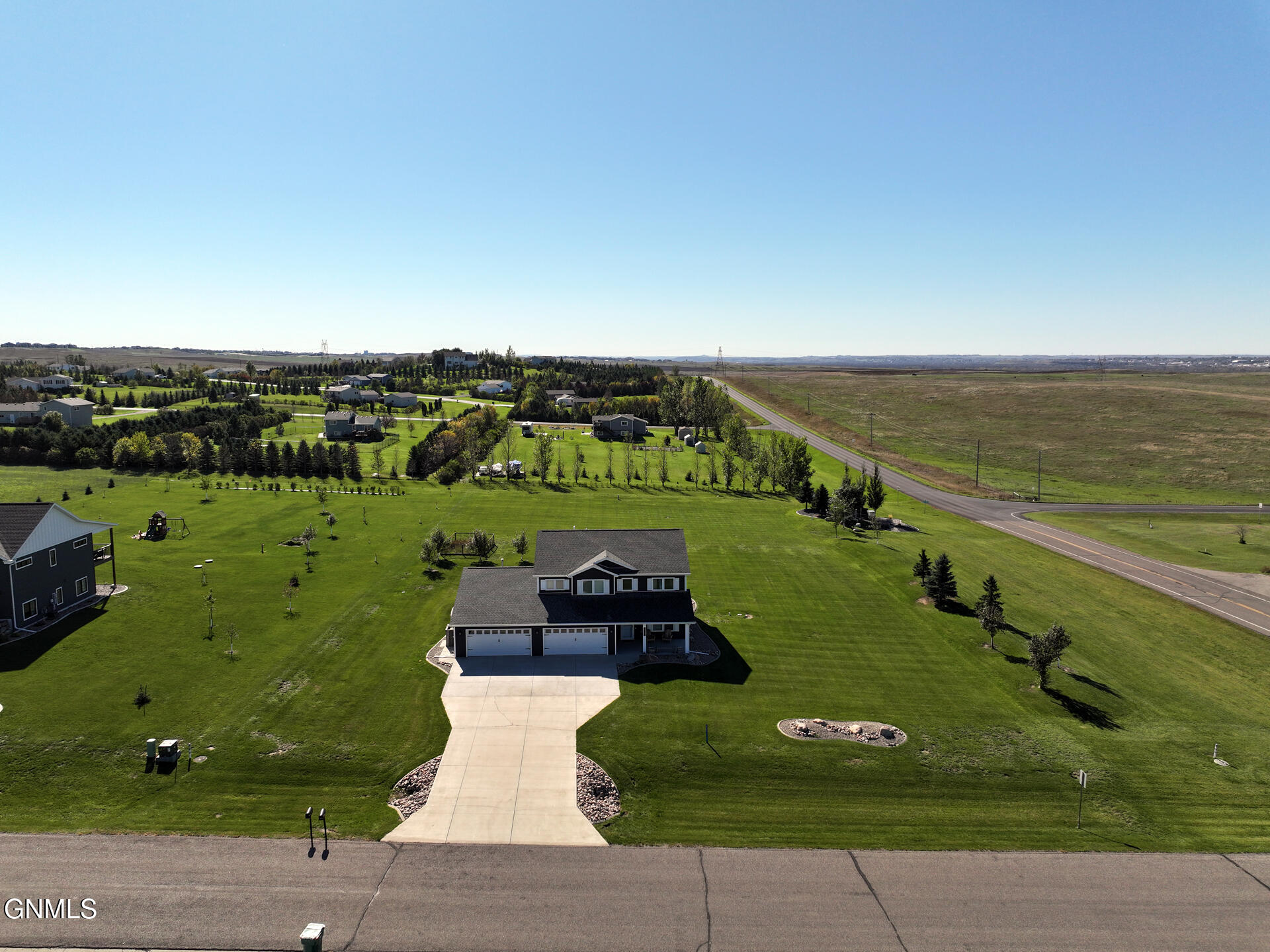 main property photo 35