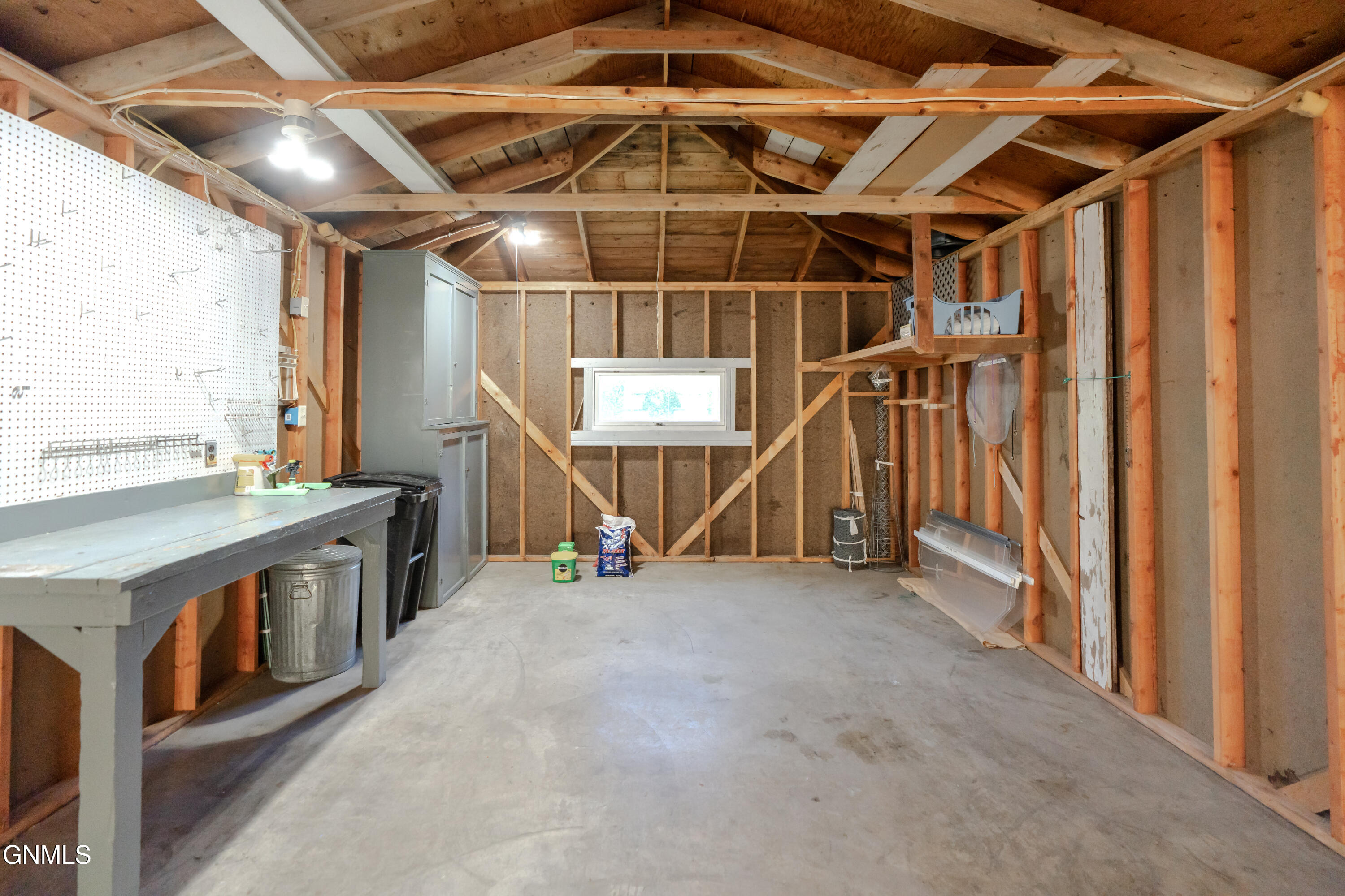 main property photo 51