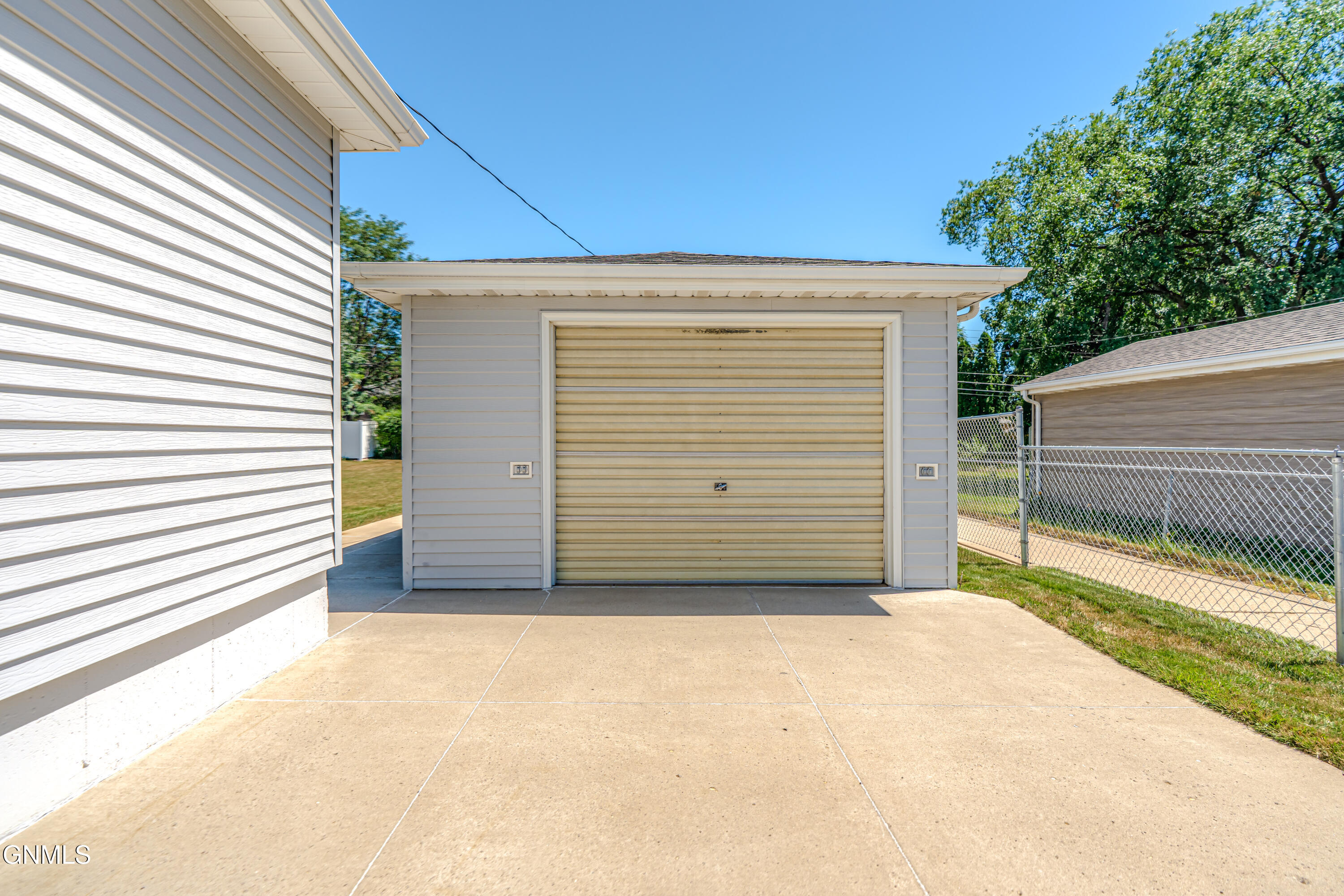 main property photo 60