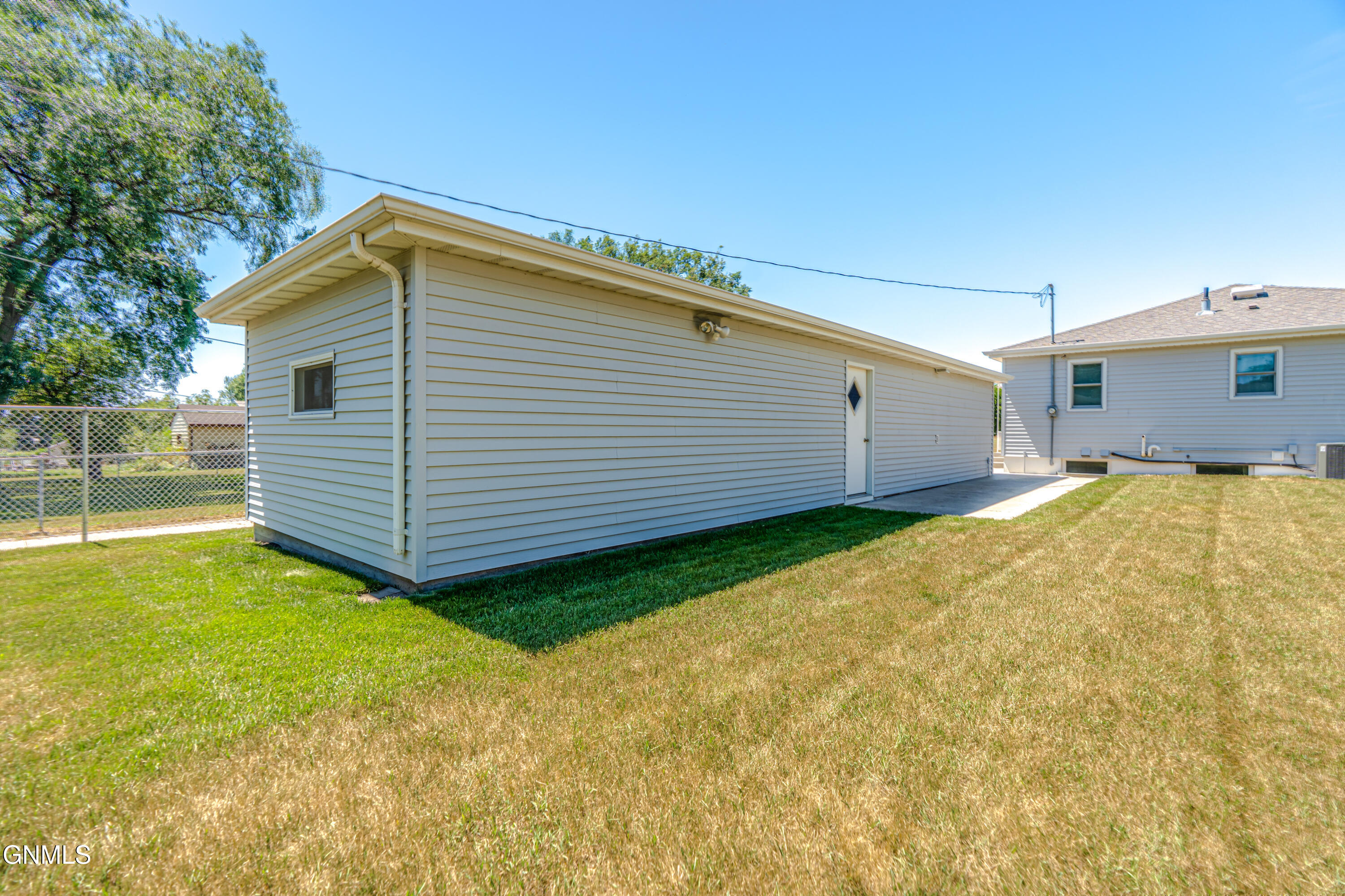 main property photo 66