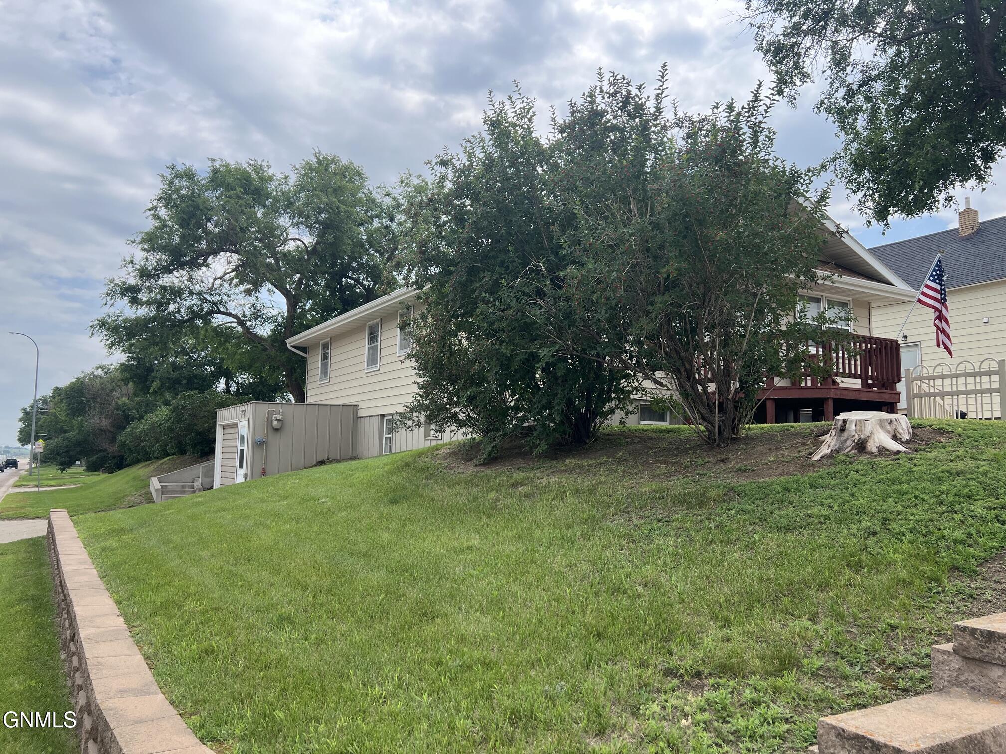 main property photo 10