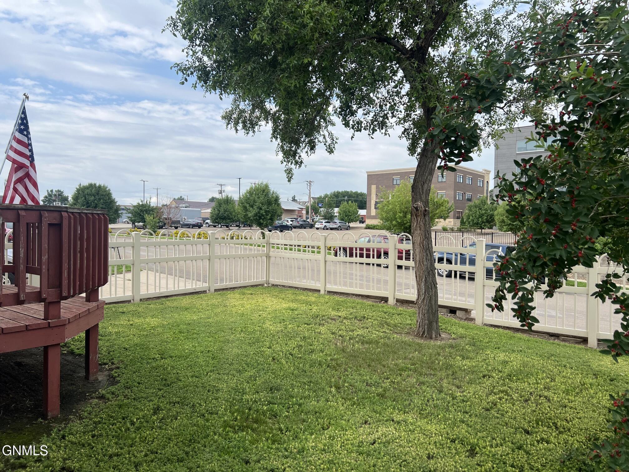 main property photo 18
