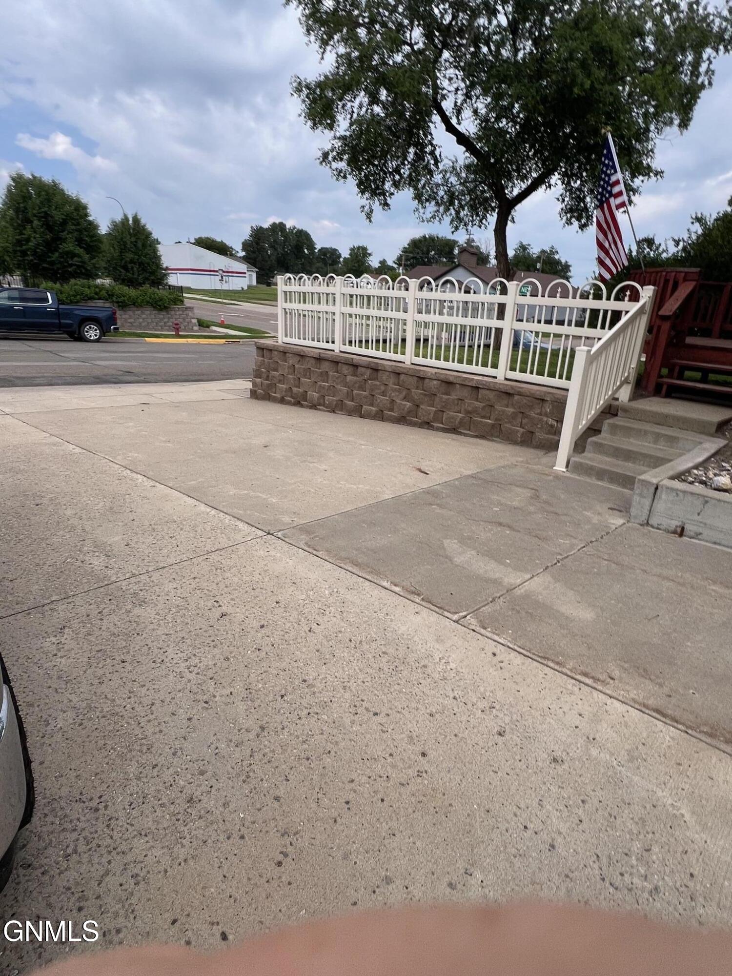 main property photo 7