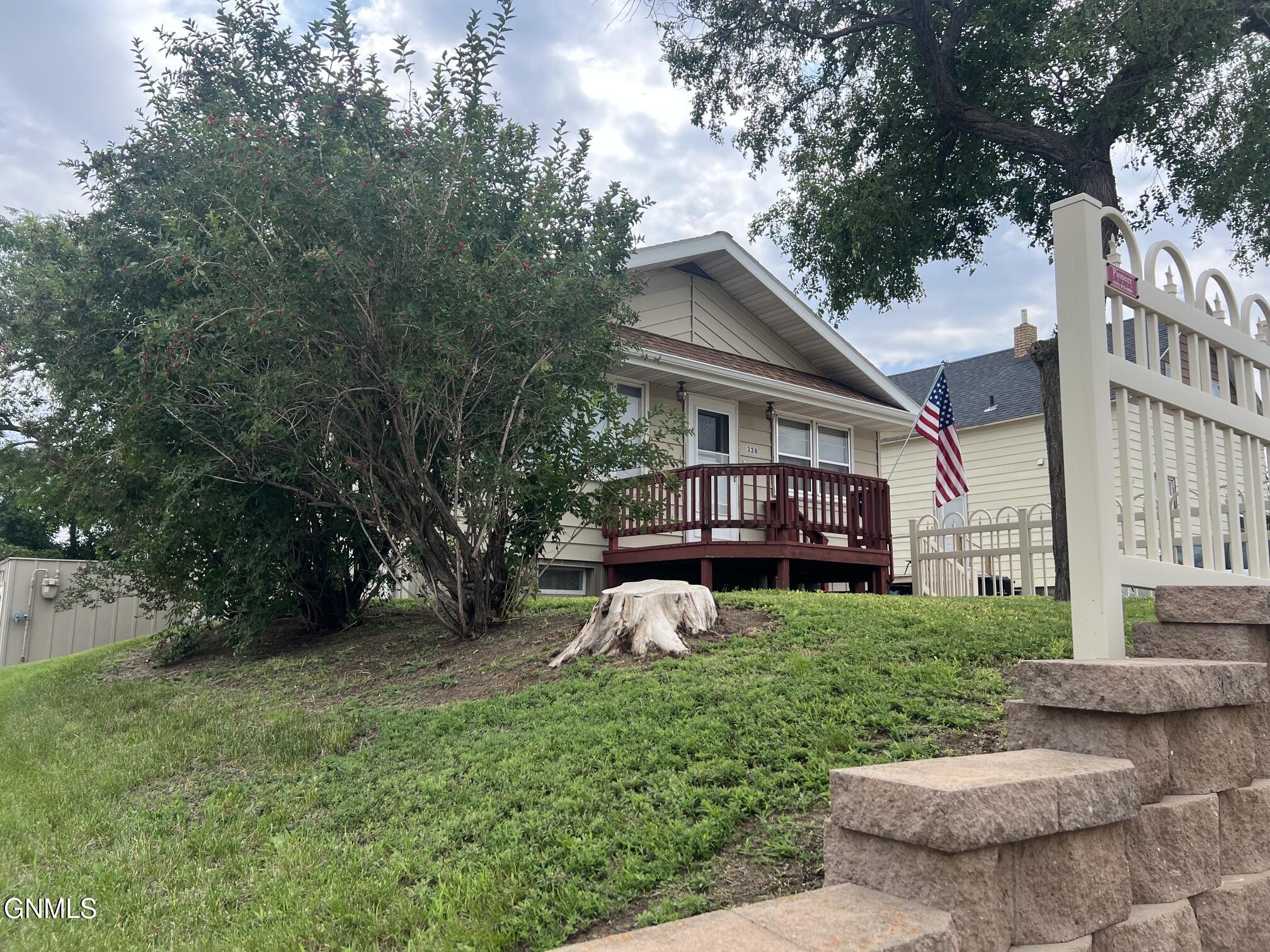 main property photo 9