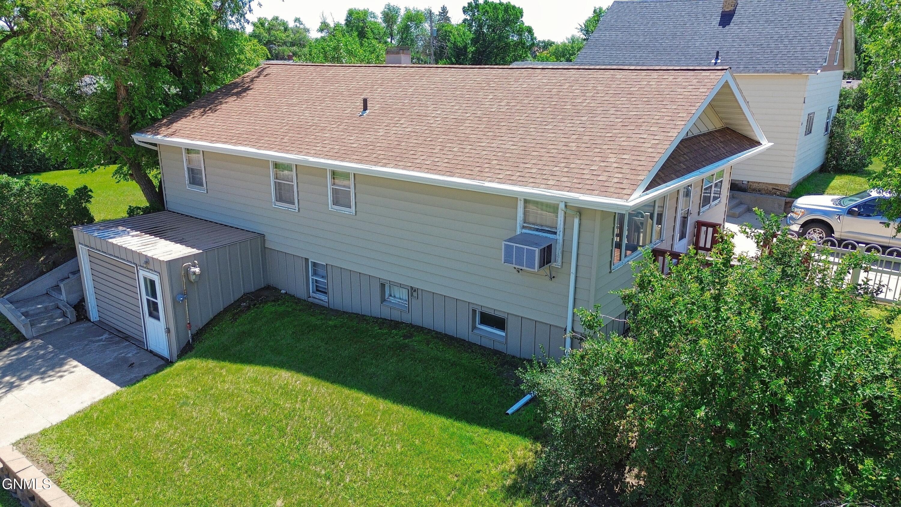 main property photo 90