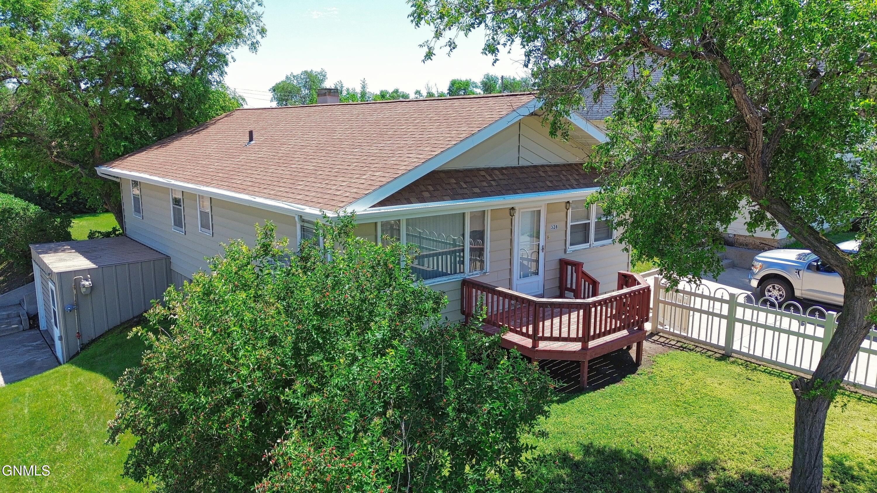 main property photo 94