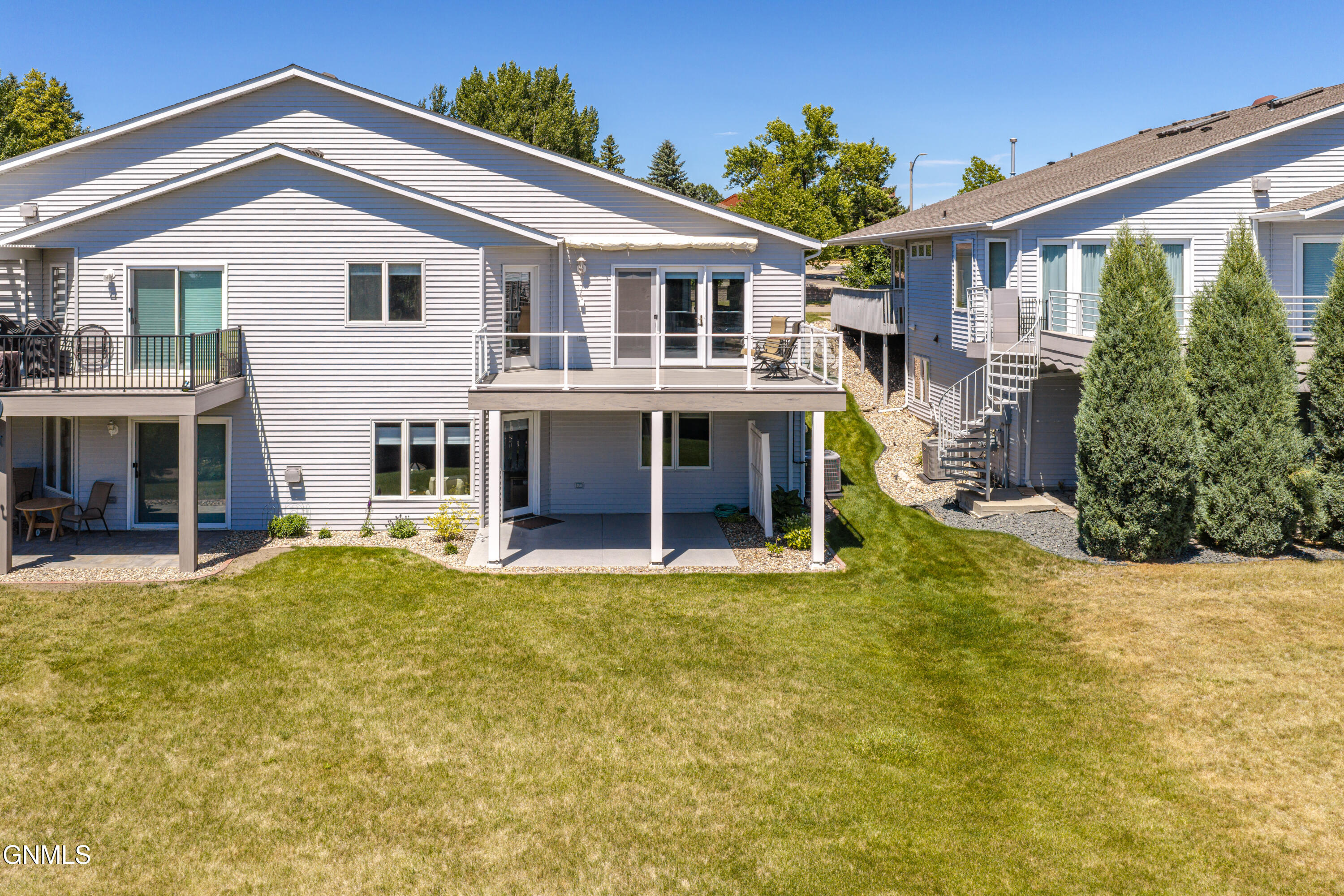 main property photo 74