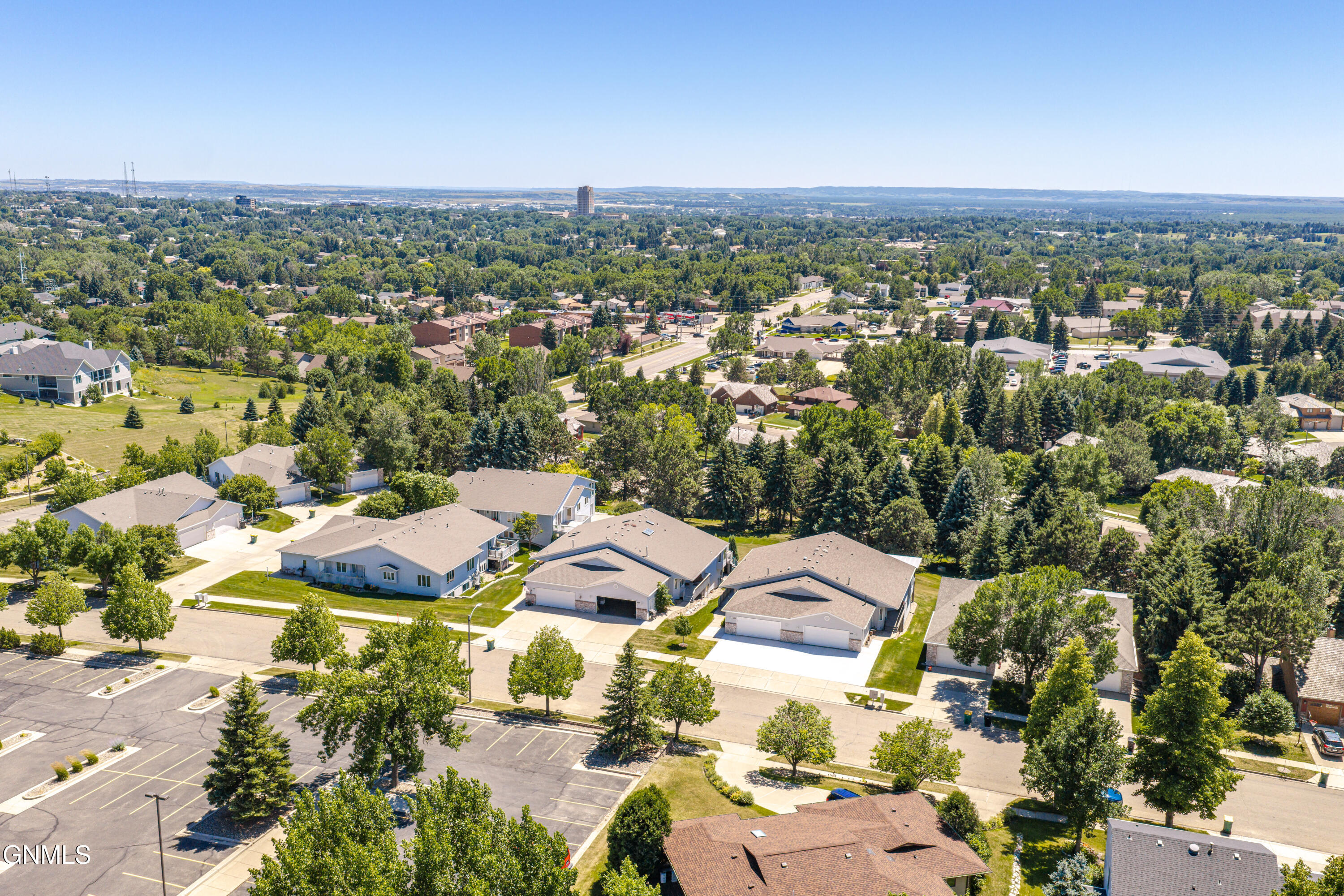 main property photo 78