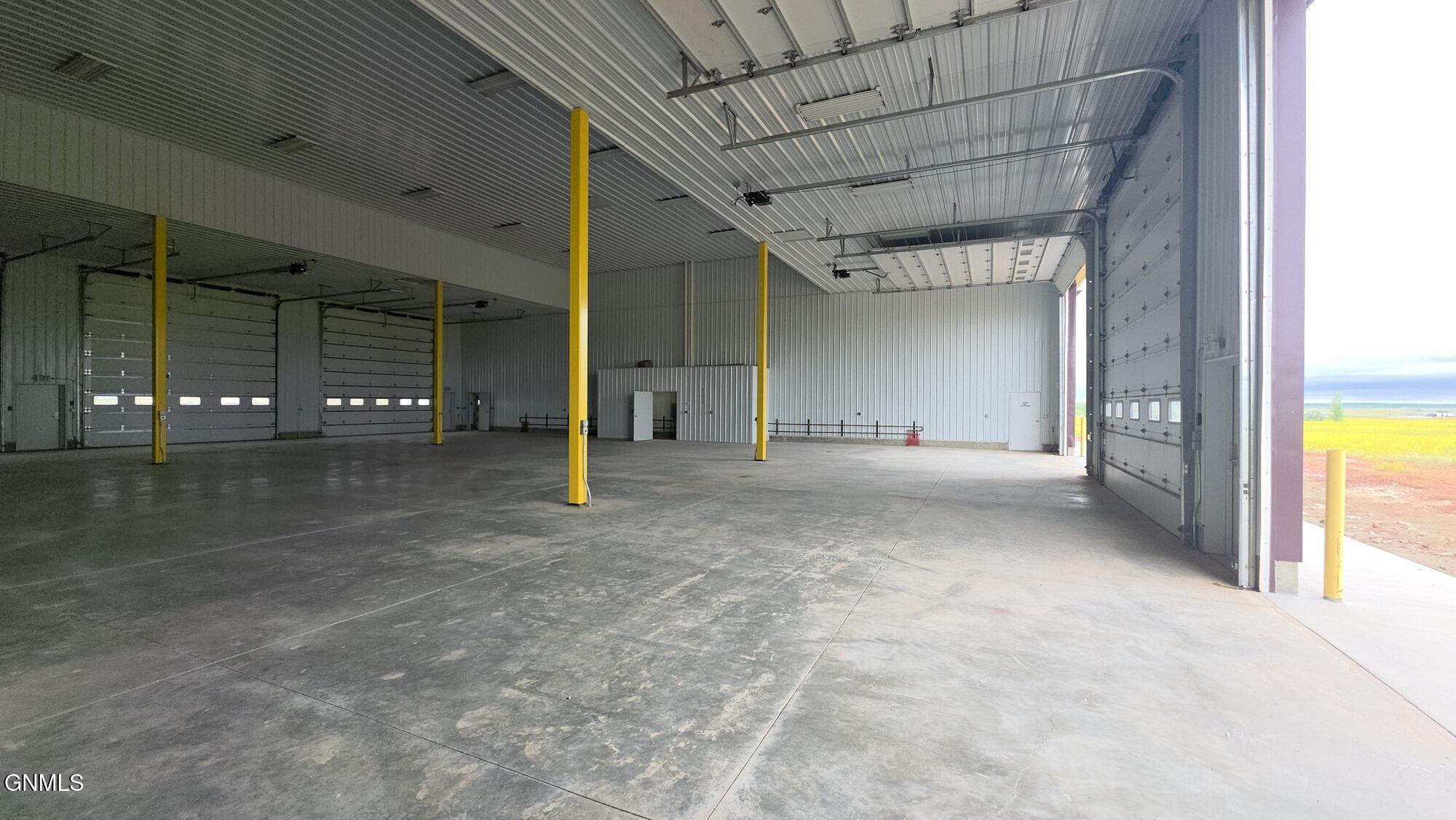 main property photo 45