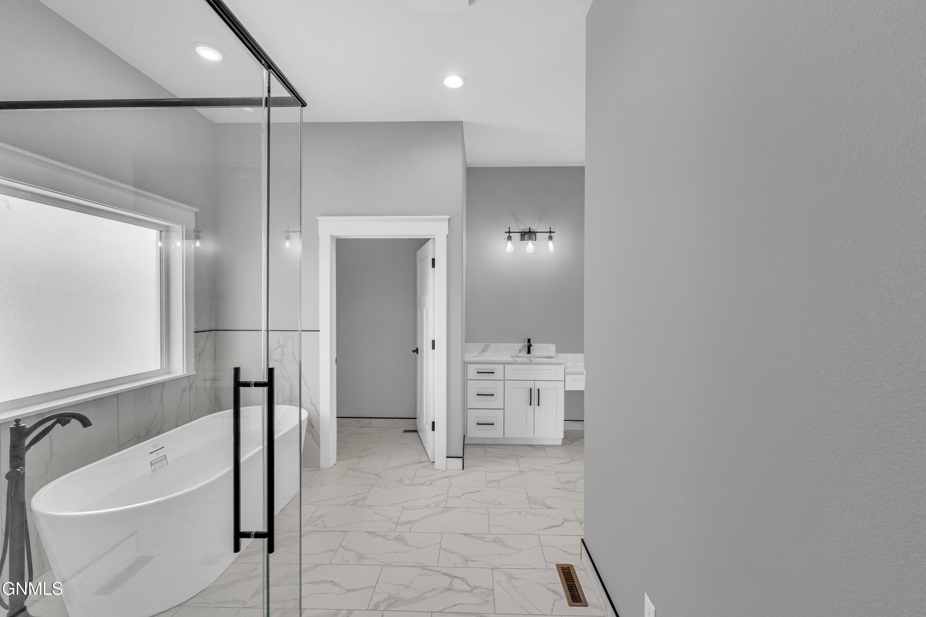 main property photo 66
