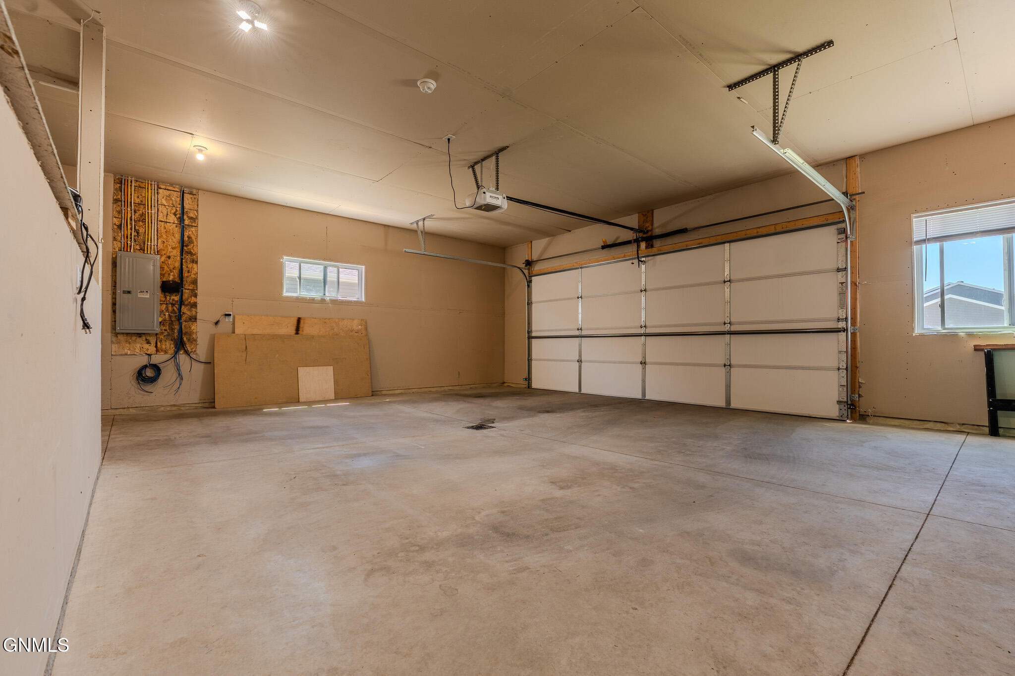 main property photo 51
