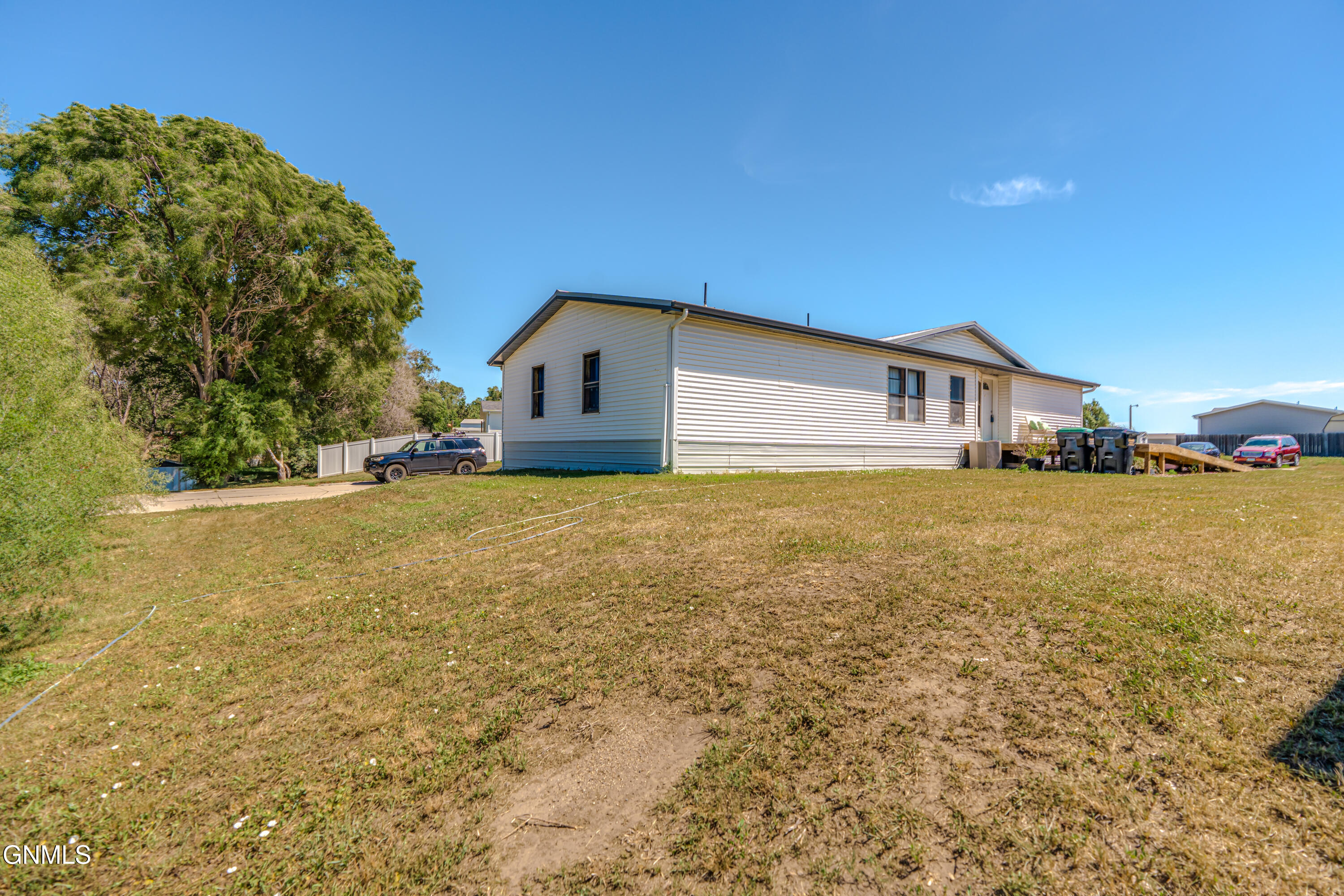 main property photo 51