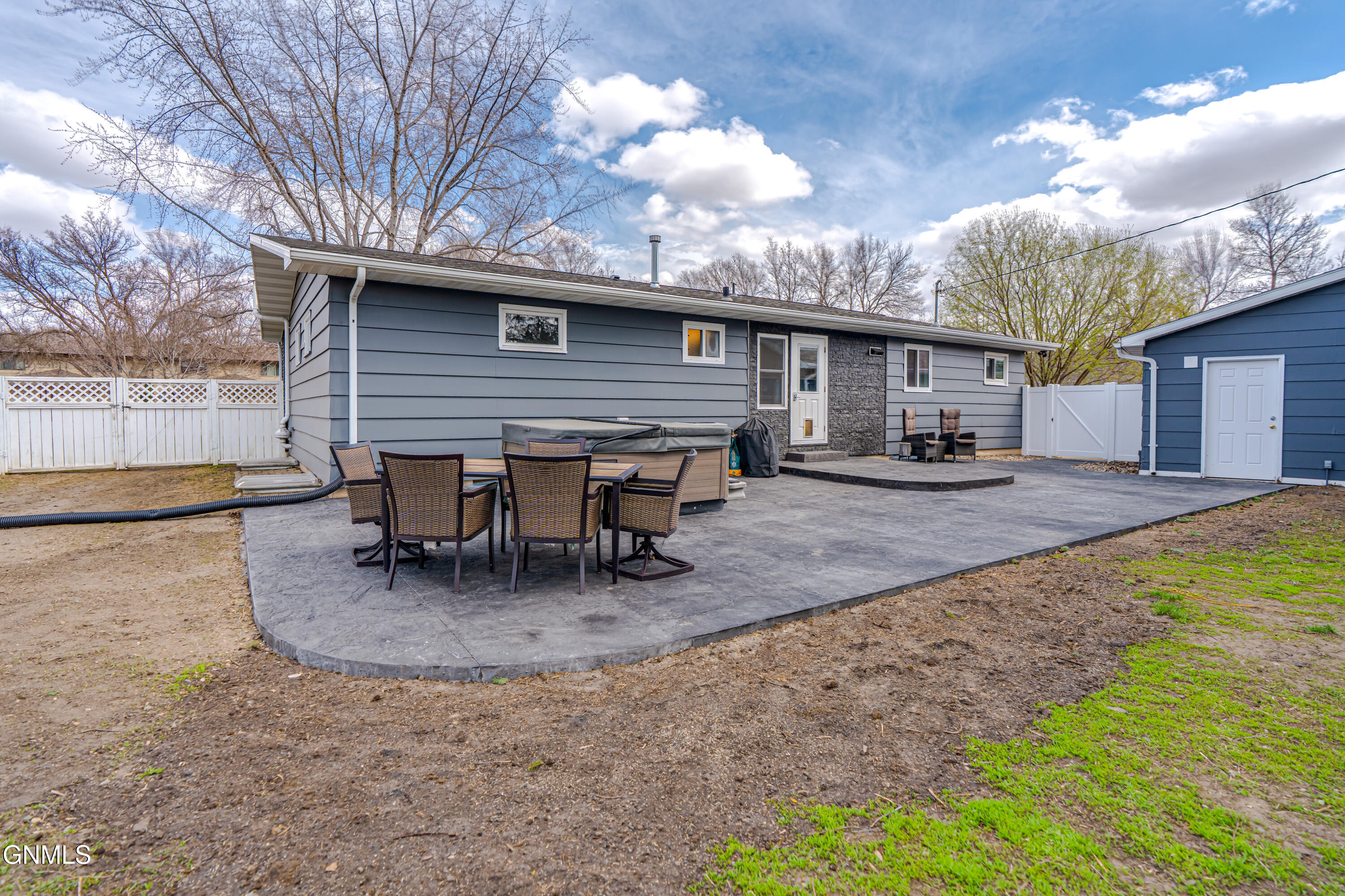 main property photo 67