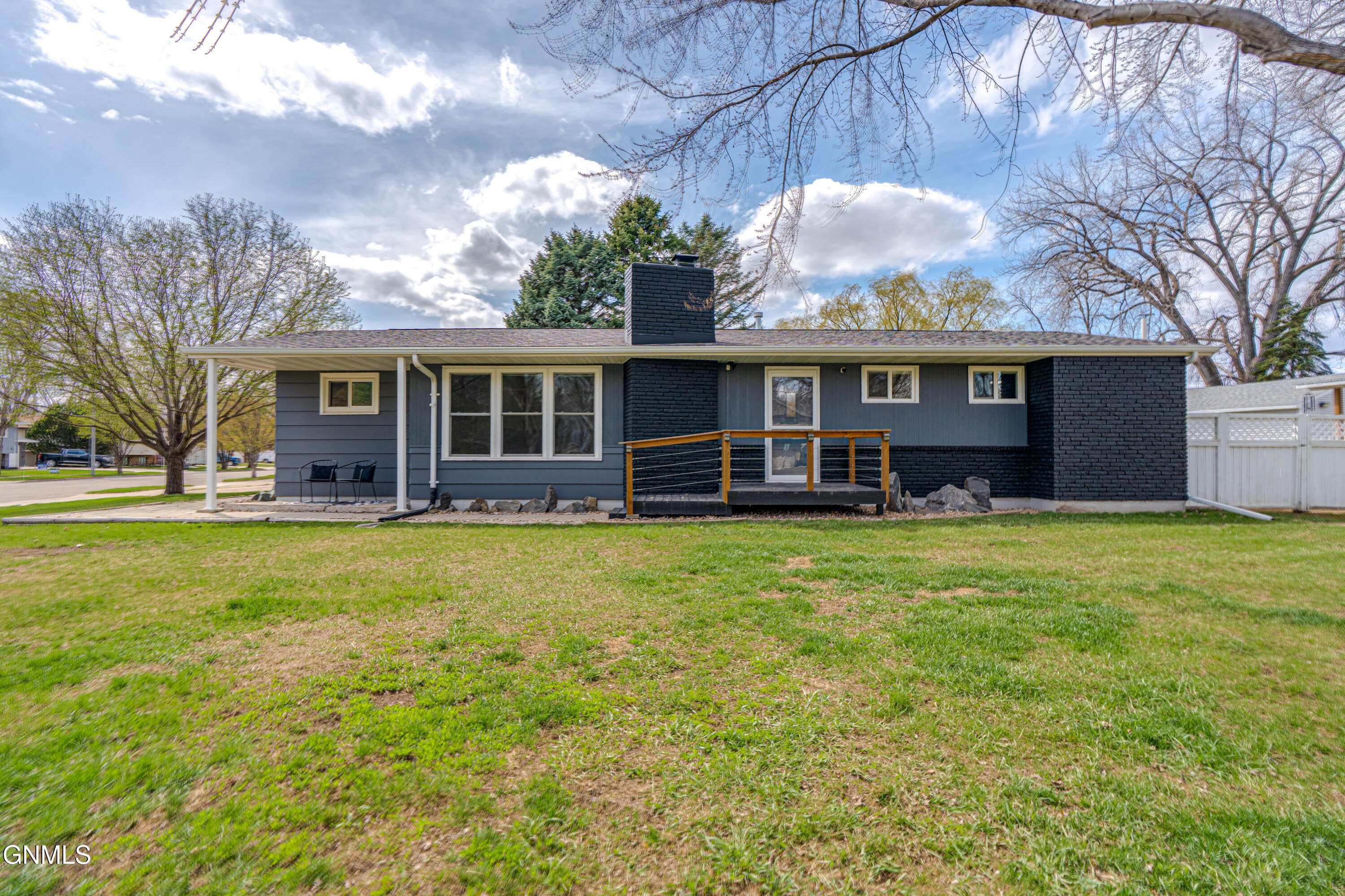 main property photo 76