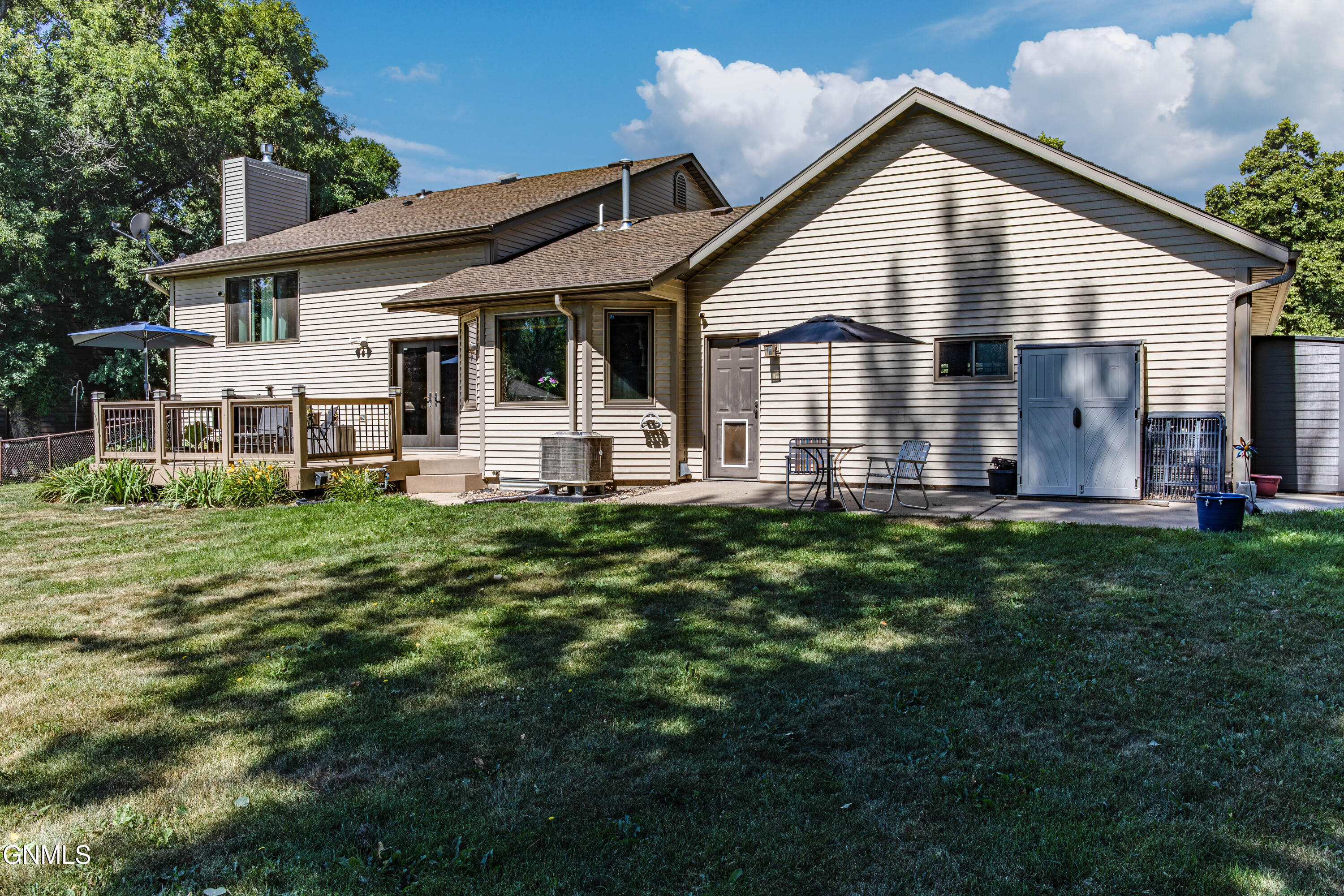 main property photo 94