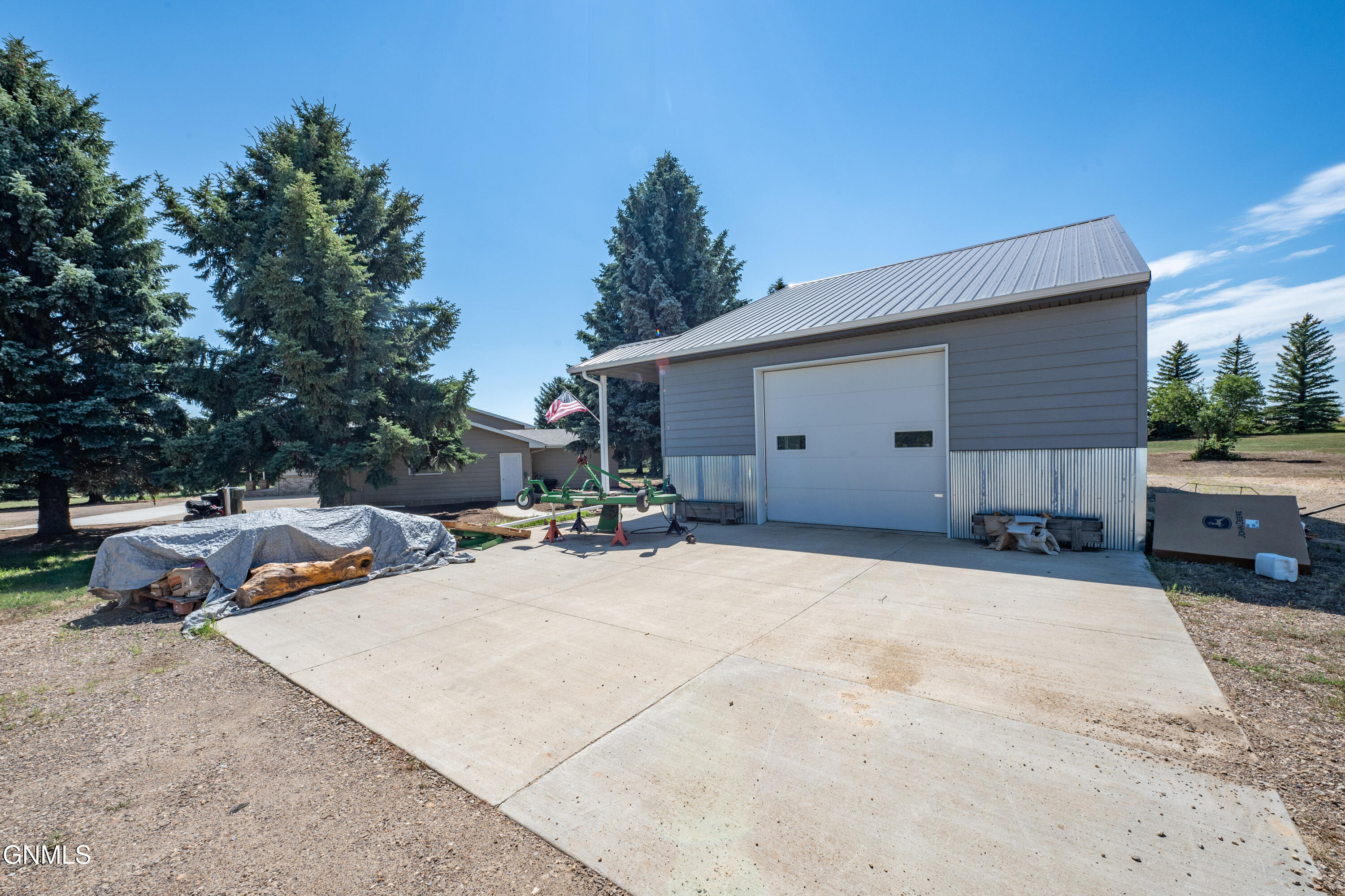 main property photo 58