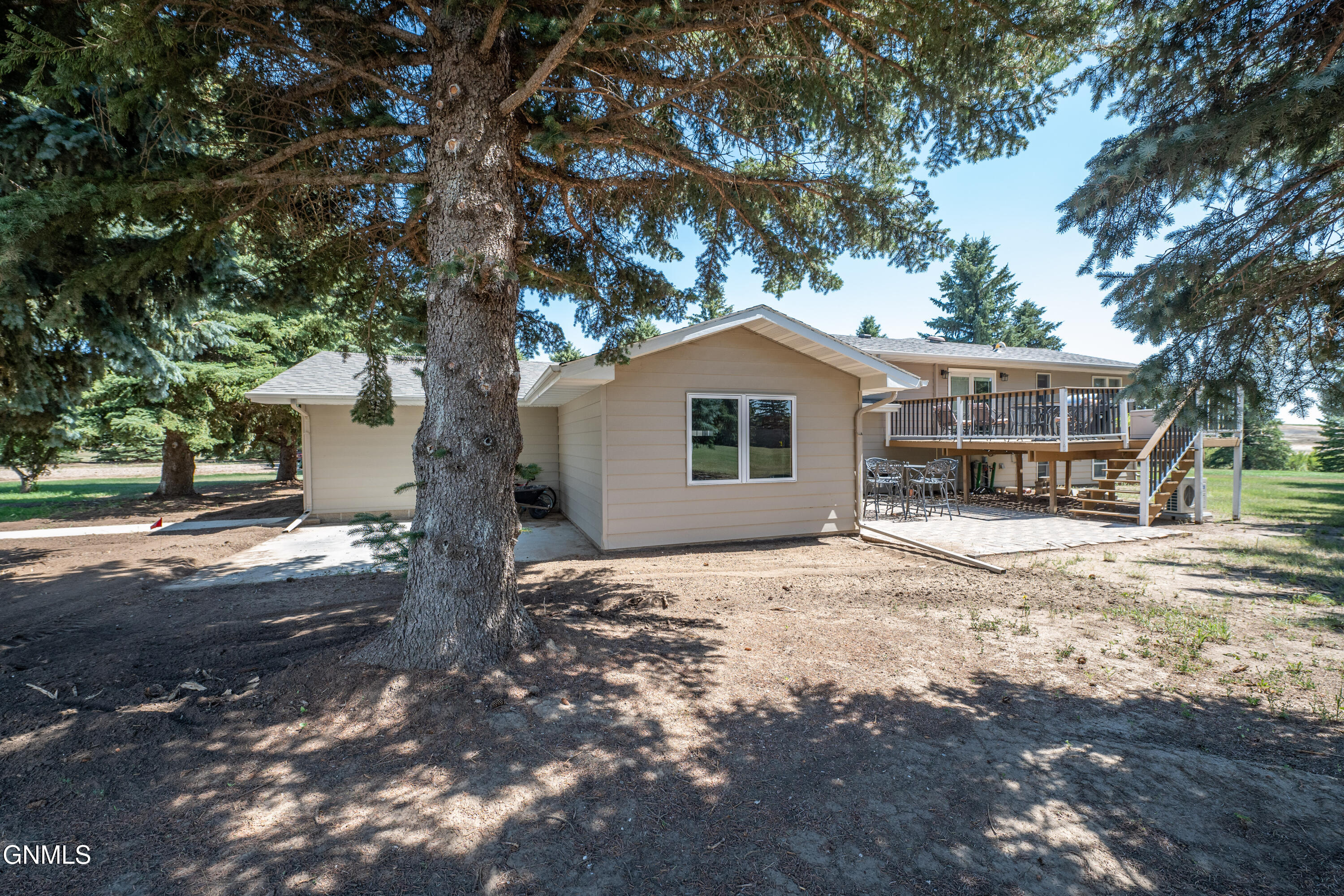 main property photo 60