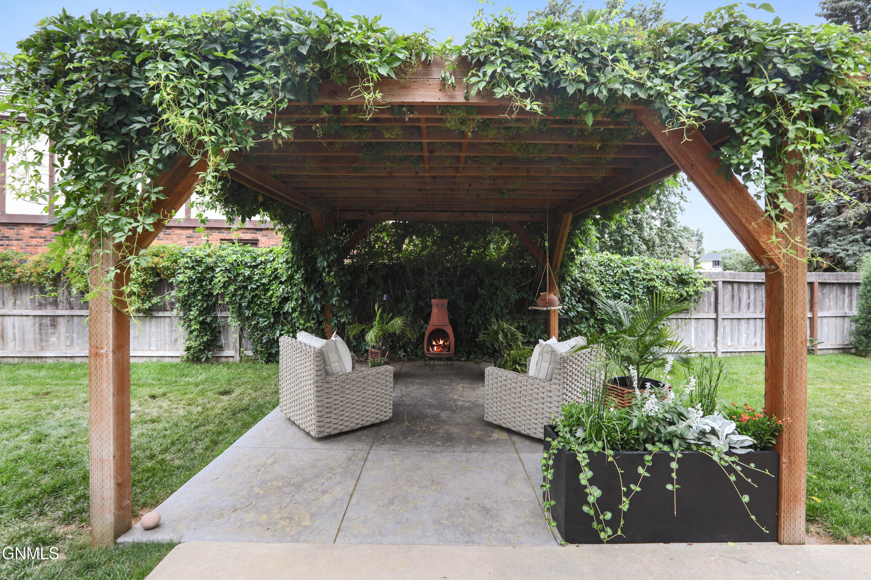 main property photo 50