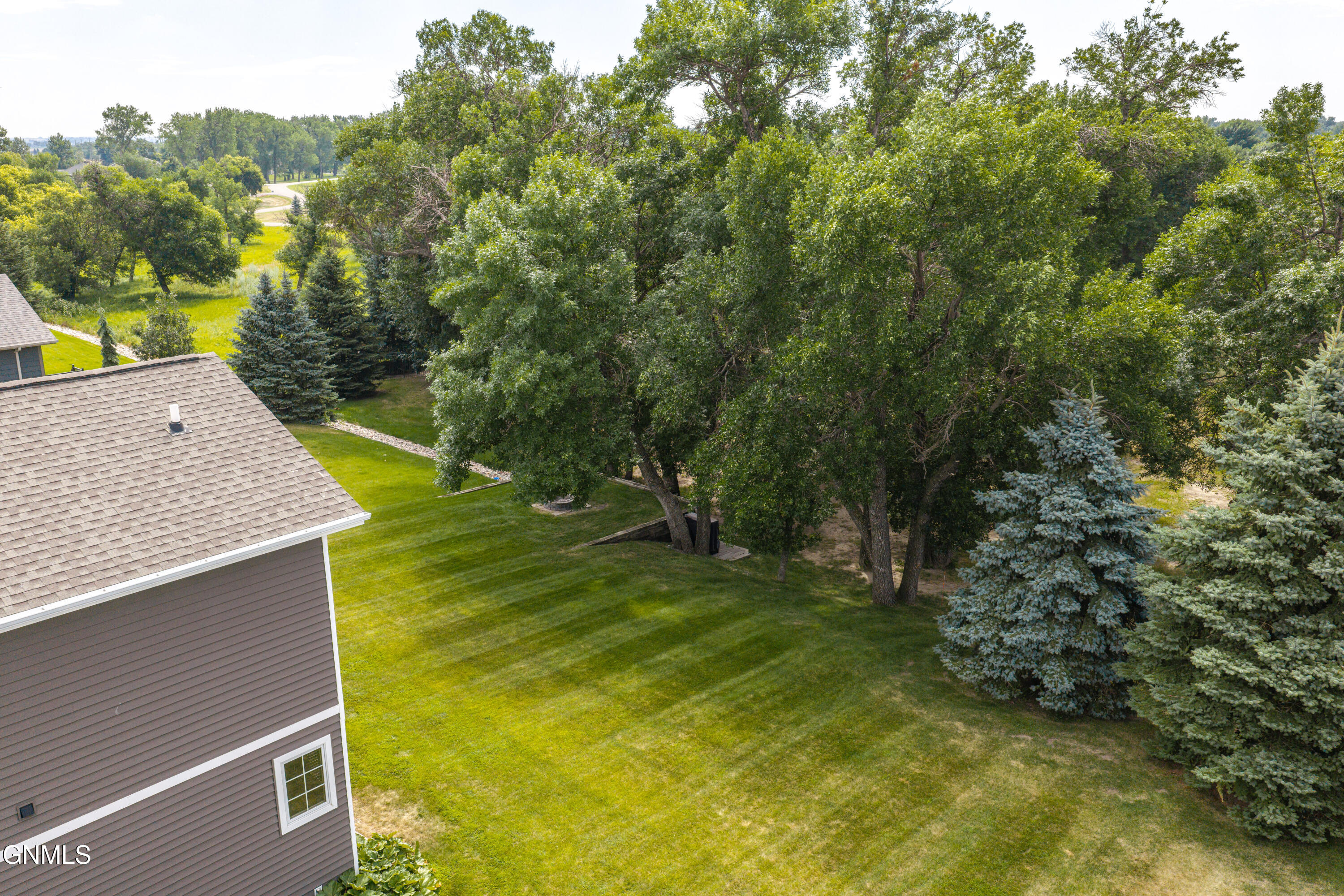 main property photo 76