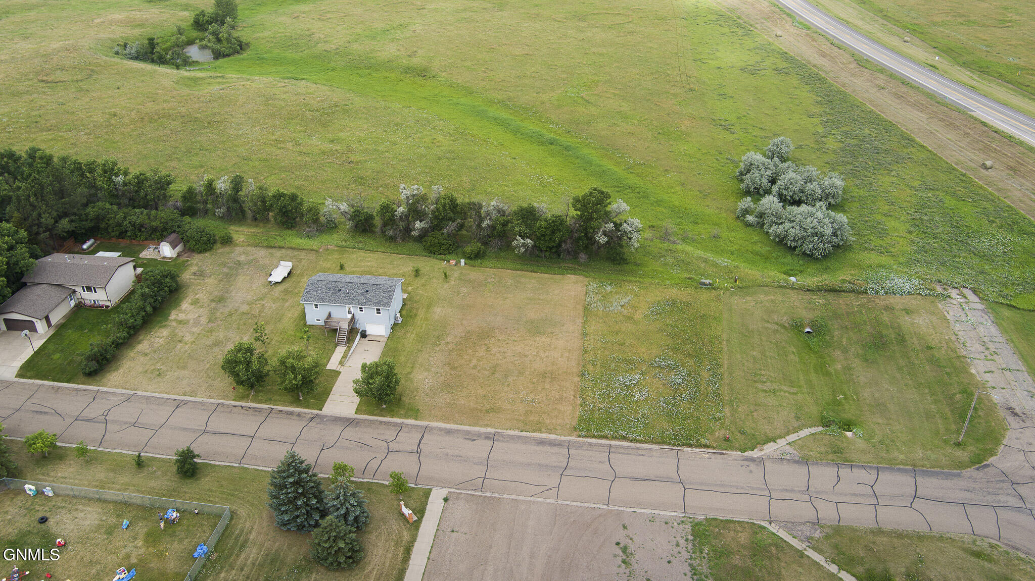 main property photo 41