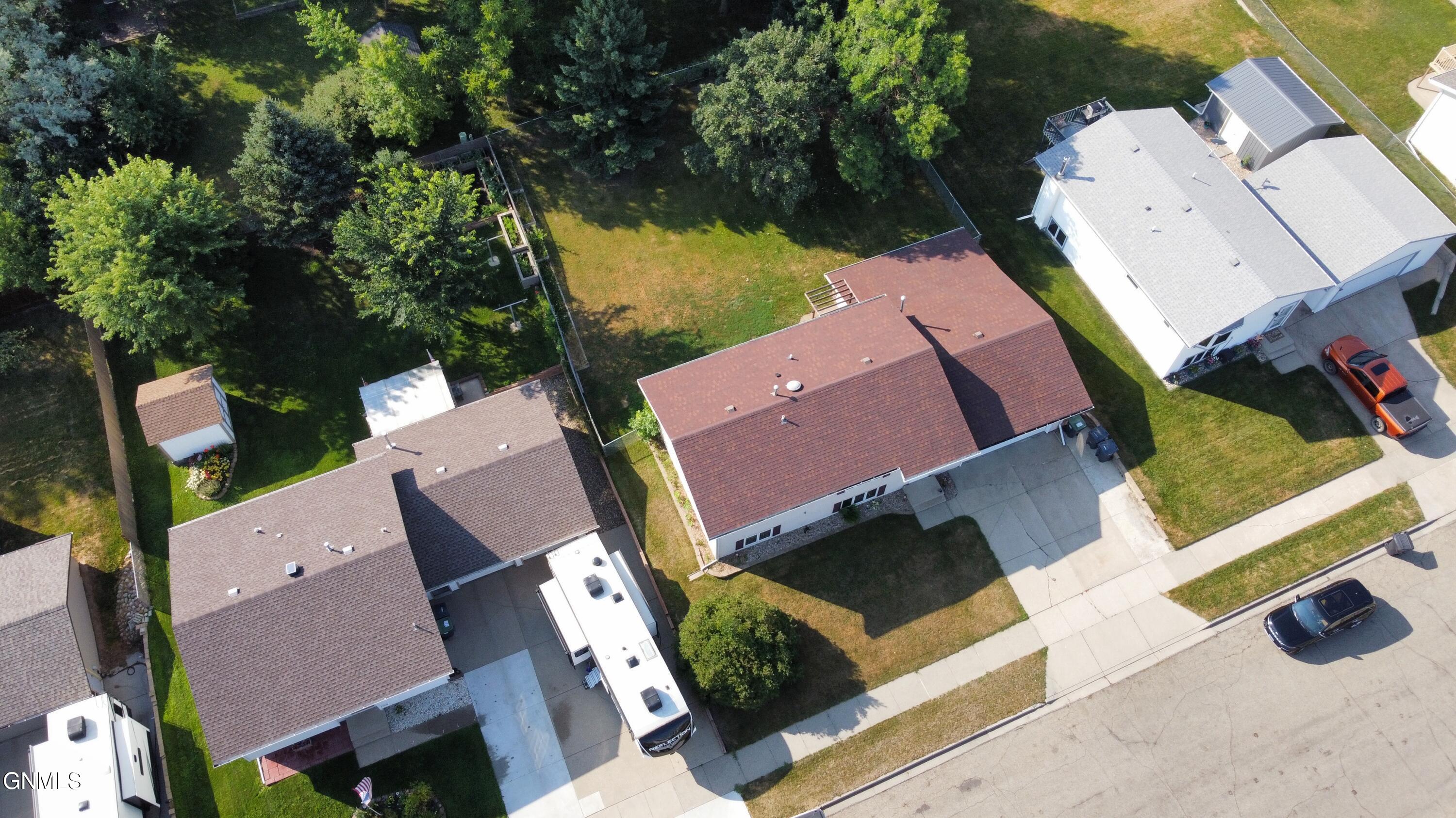 main property photo 25