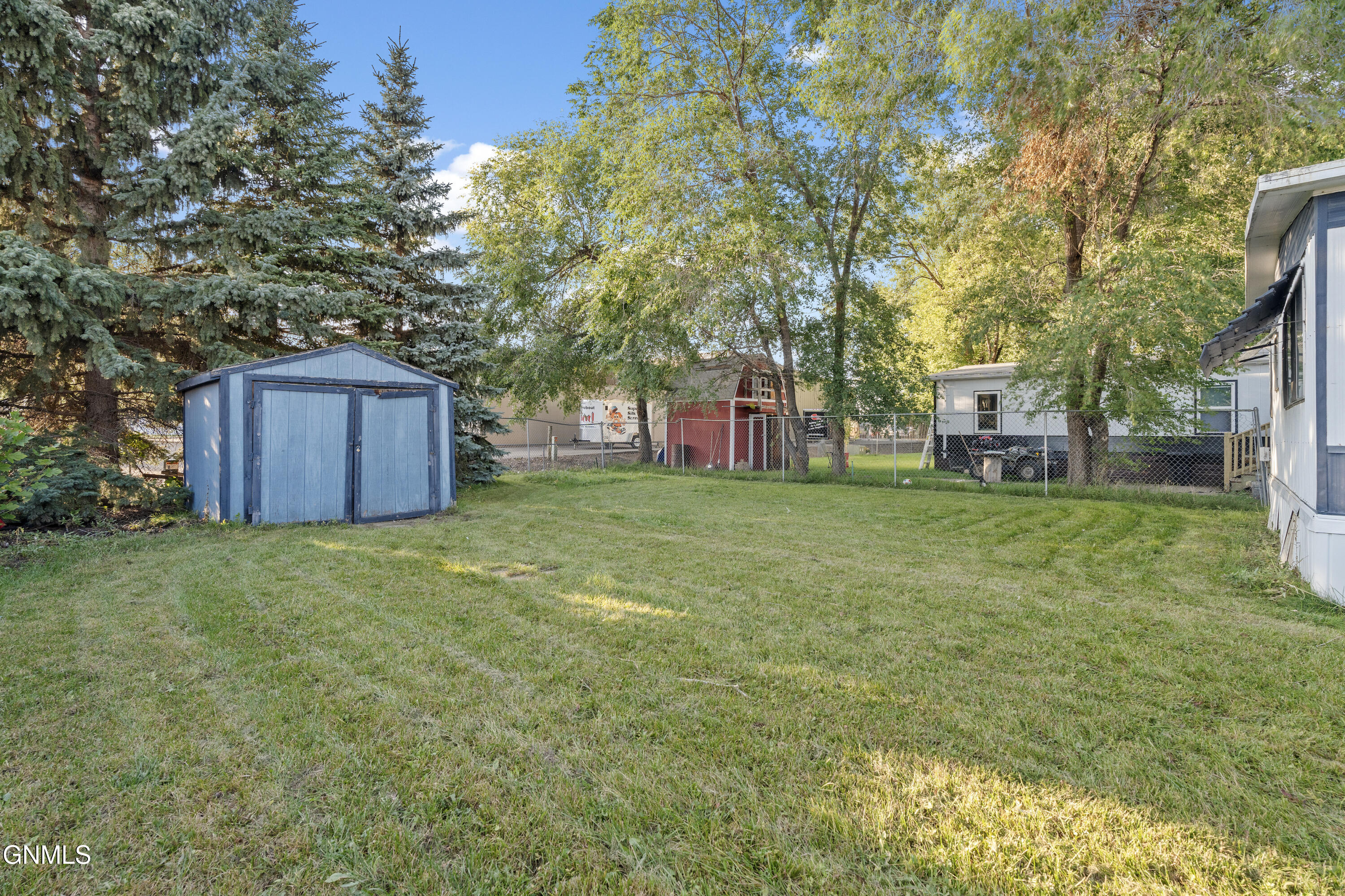 main property photo 16