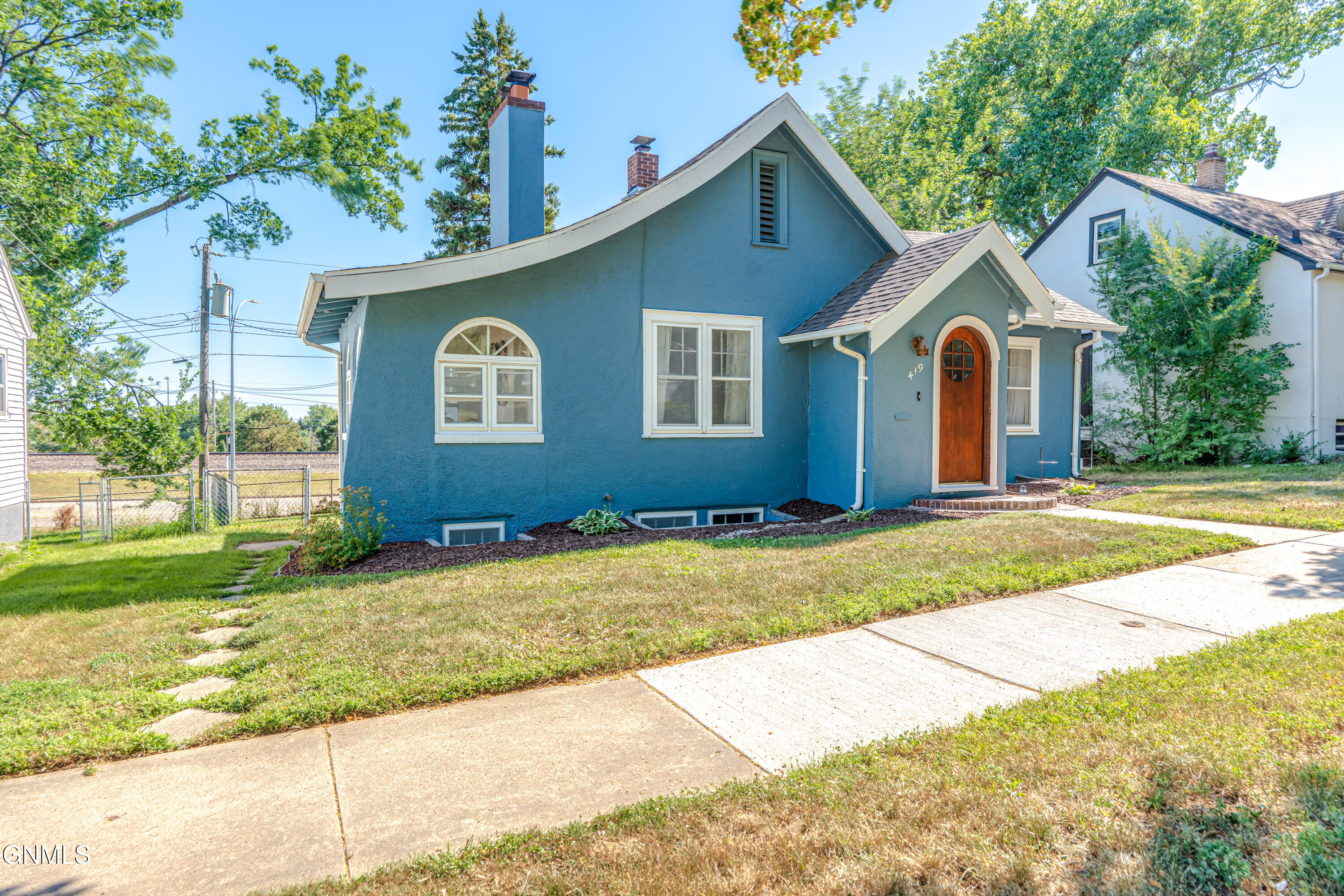 main property photo 45