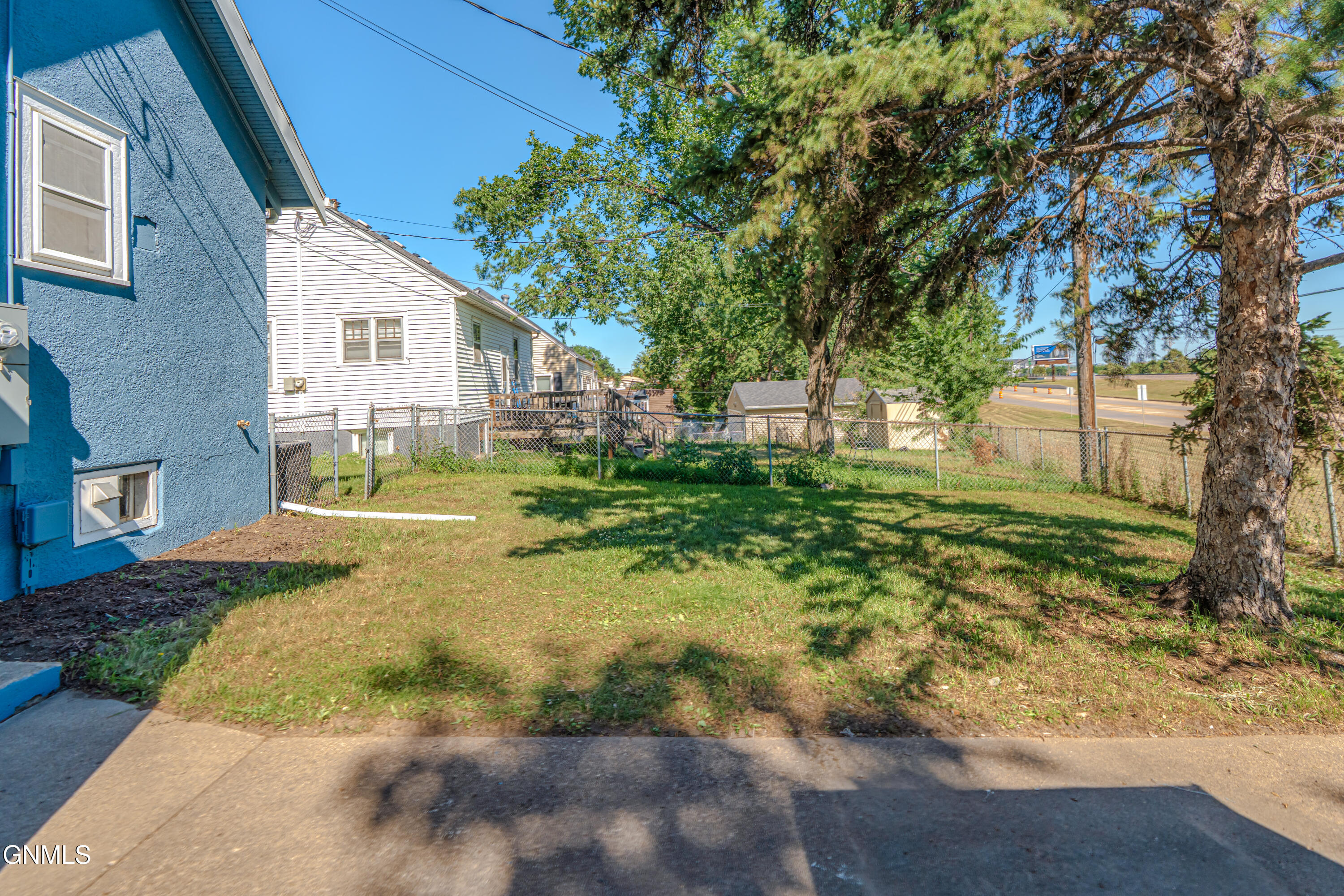 main property photo 50