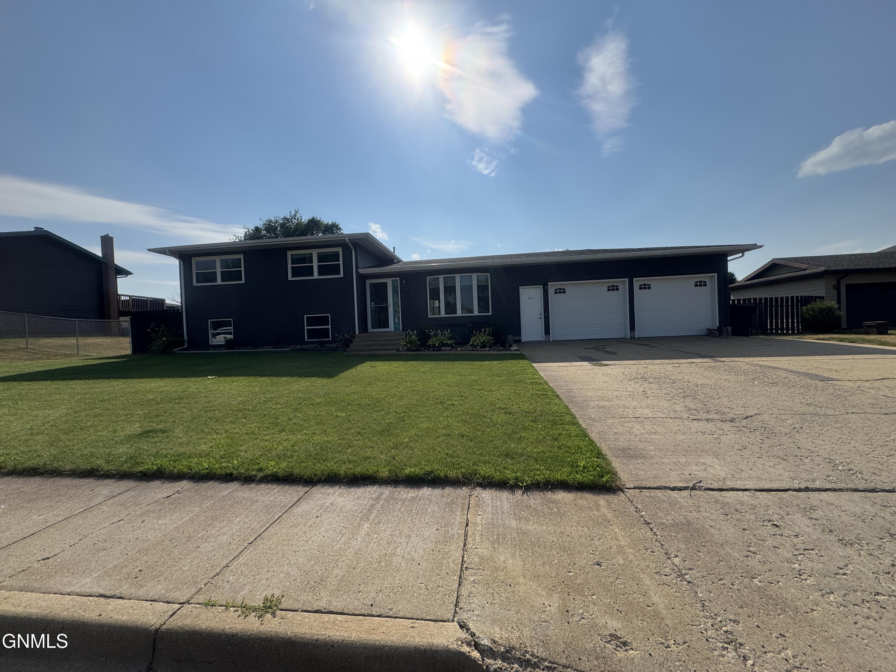 main property photo 0