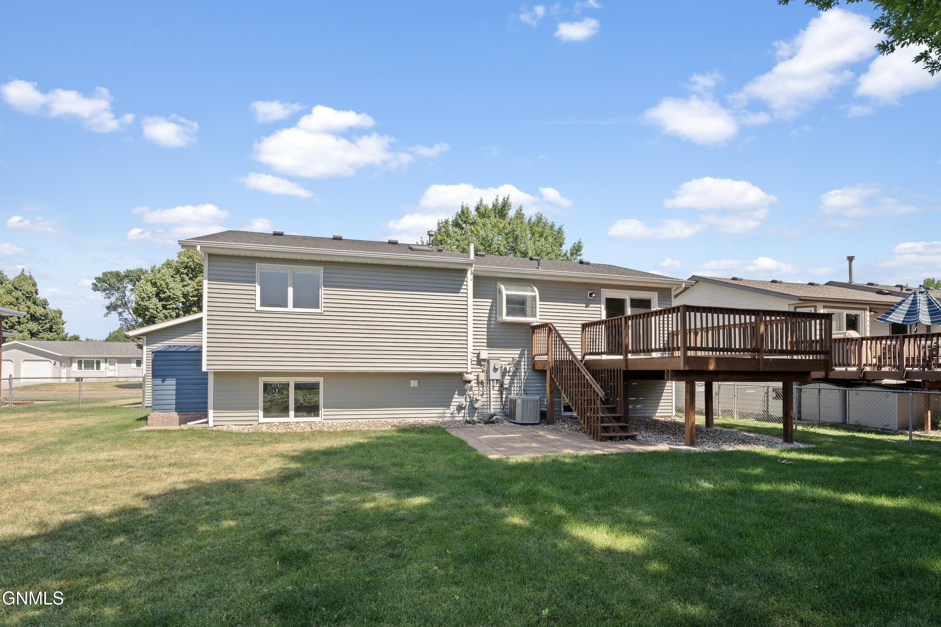 main property photo 23