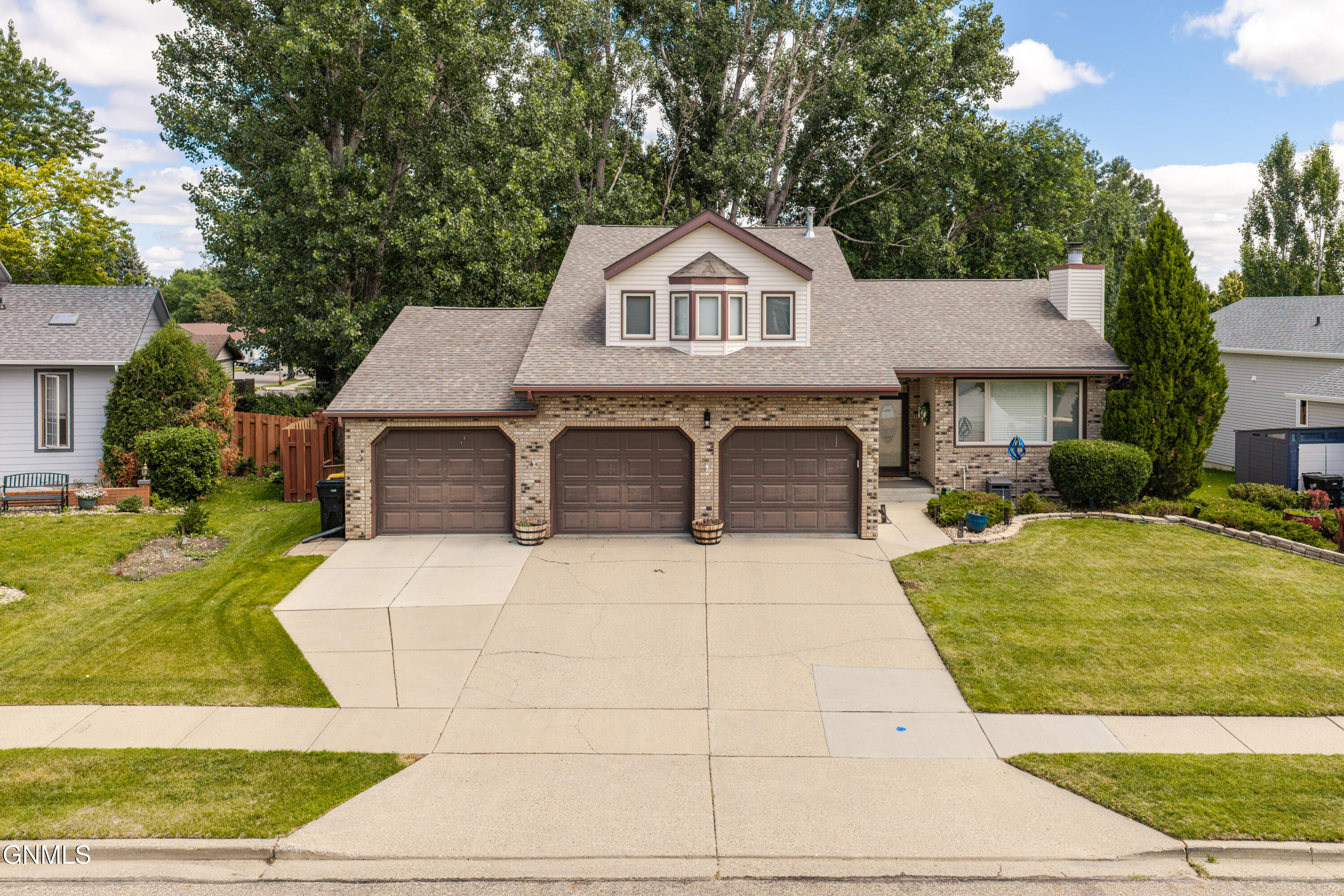 main property photo 0