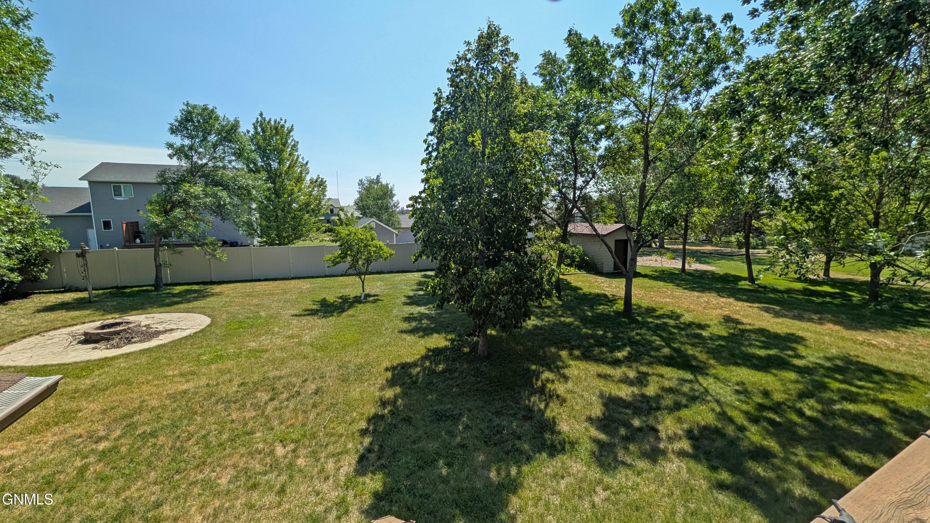 main property photo 24