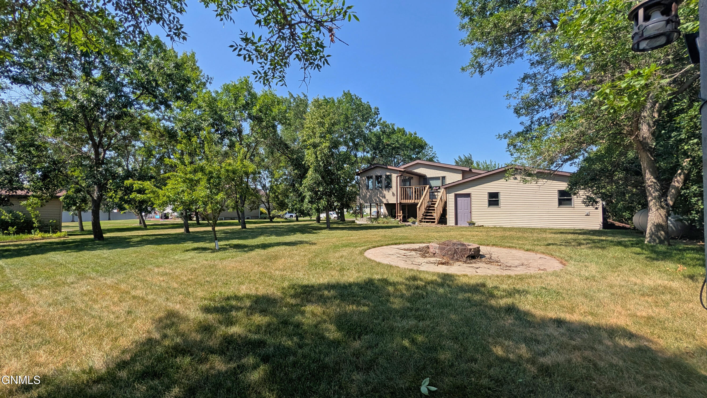 main property photo 27