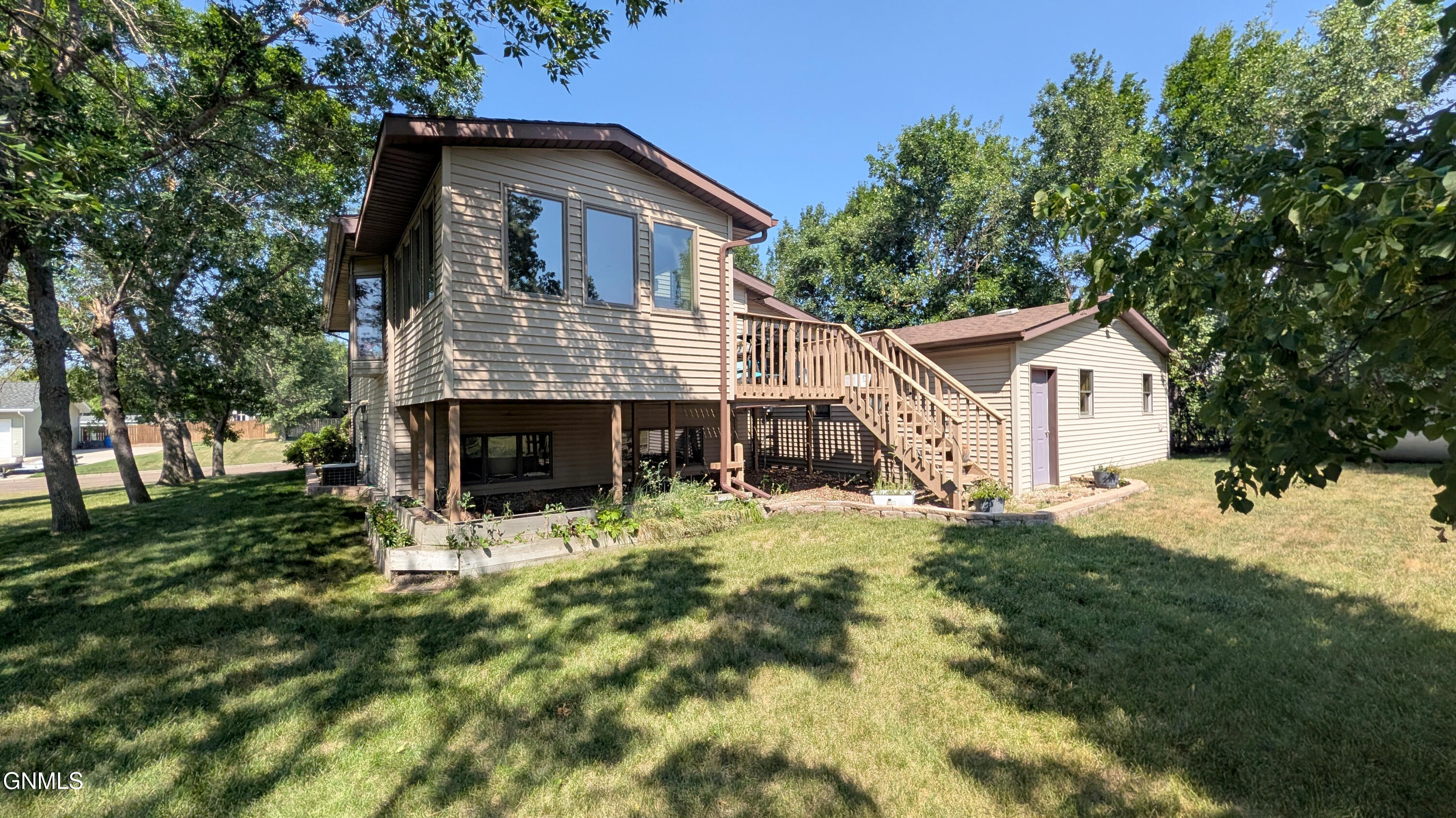 main property photo 45