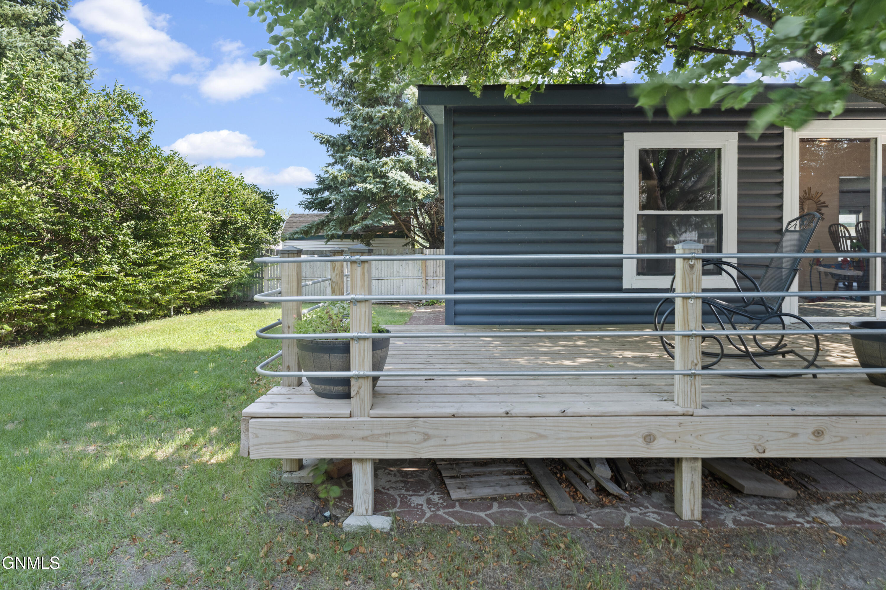 main property photo 24