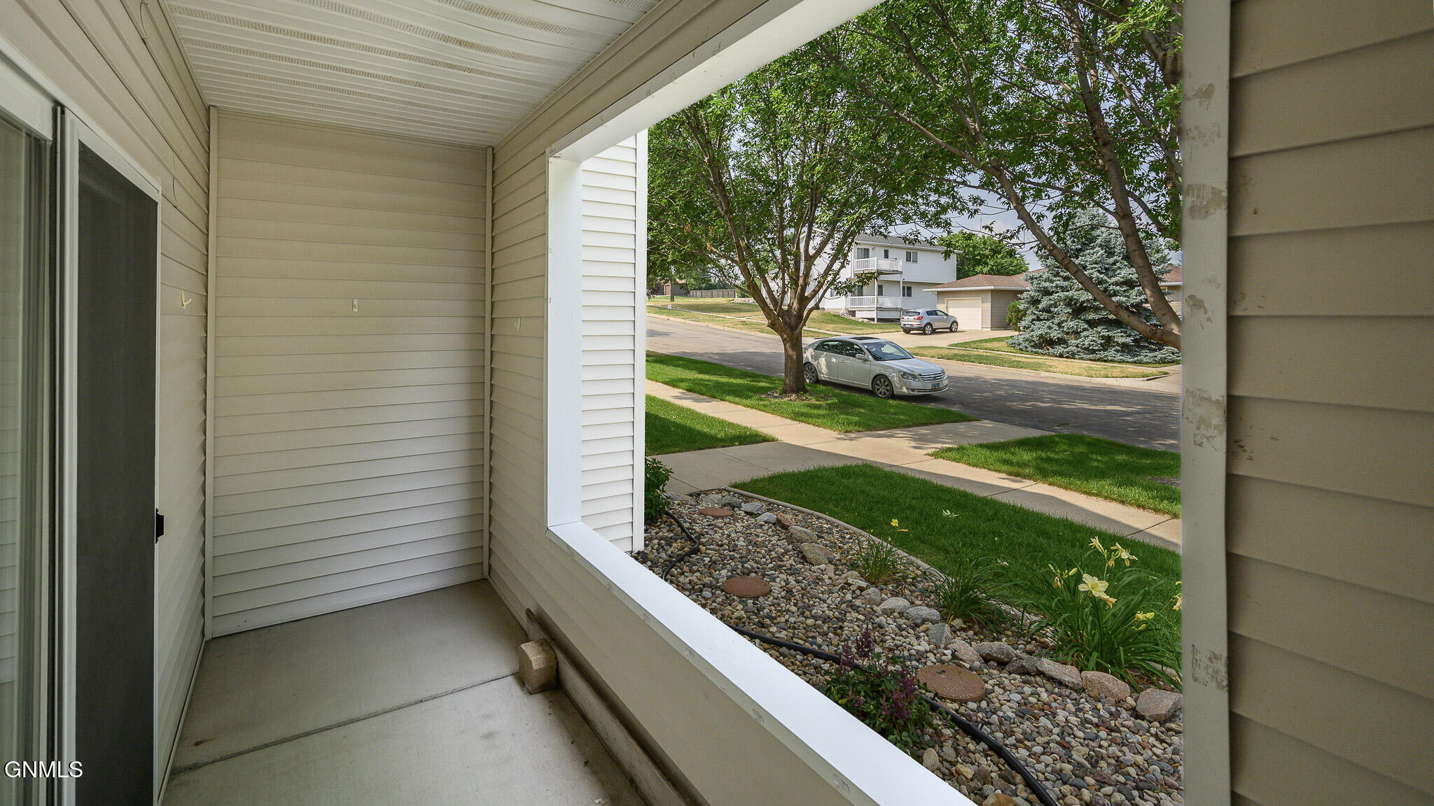 main property photo 29