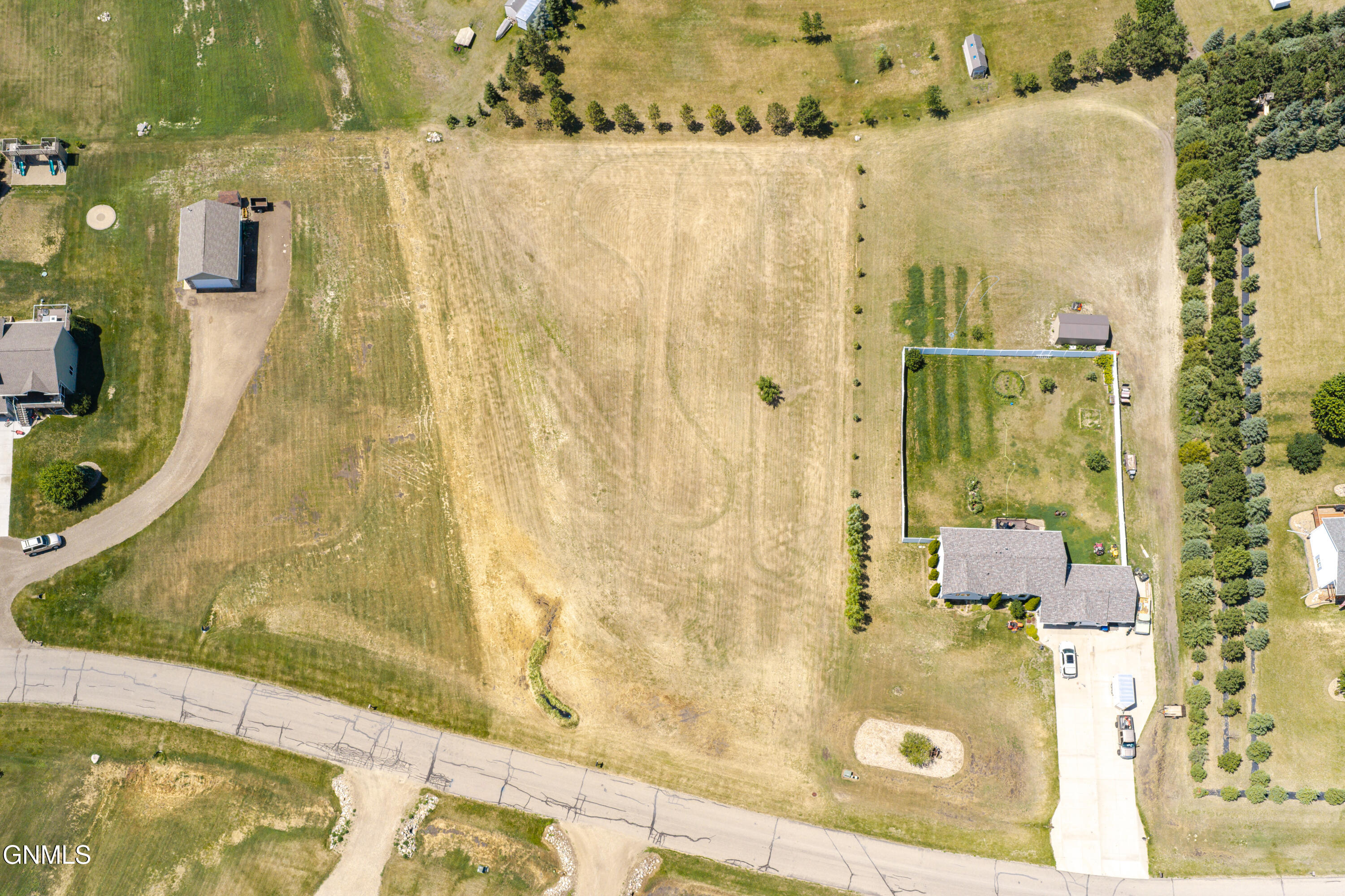 main property photo 12